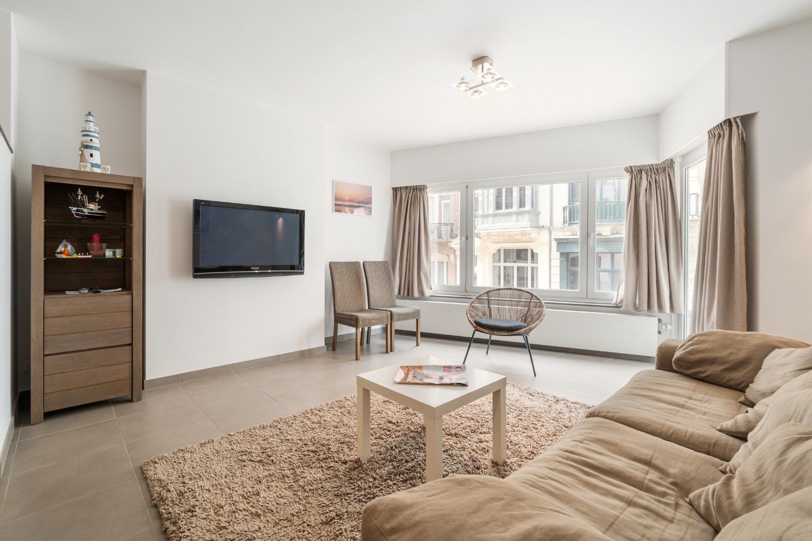 GERENOVEERD APPARTEMENT MET ZIJDELINGS ZEEZICHT: TOPLIGGING !! foto 2