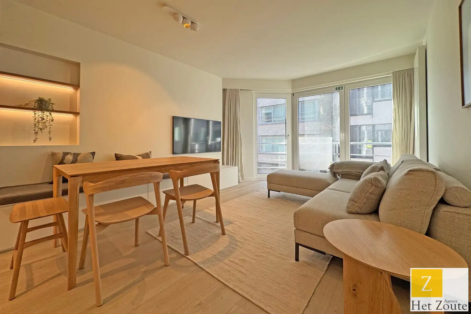 Charmant gerenoveerd appartement met zijdelings zeezicht foto {{pictureIndex}}