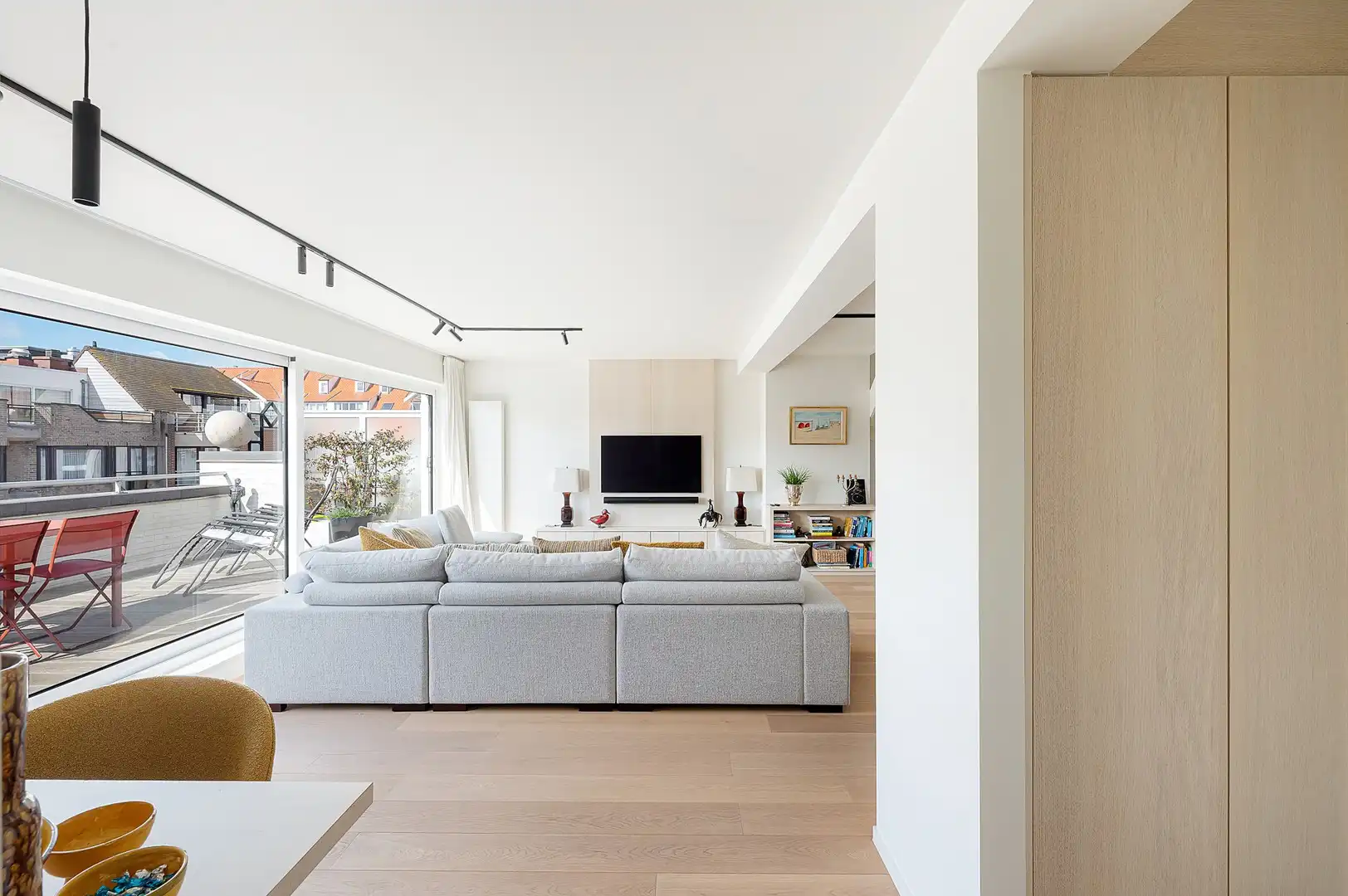 Instapklare duplex appartement met drie slaapkamers en een ruim zonneterras. foto 5