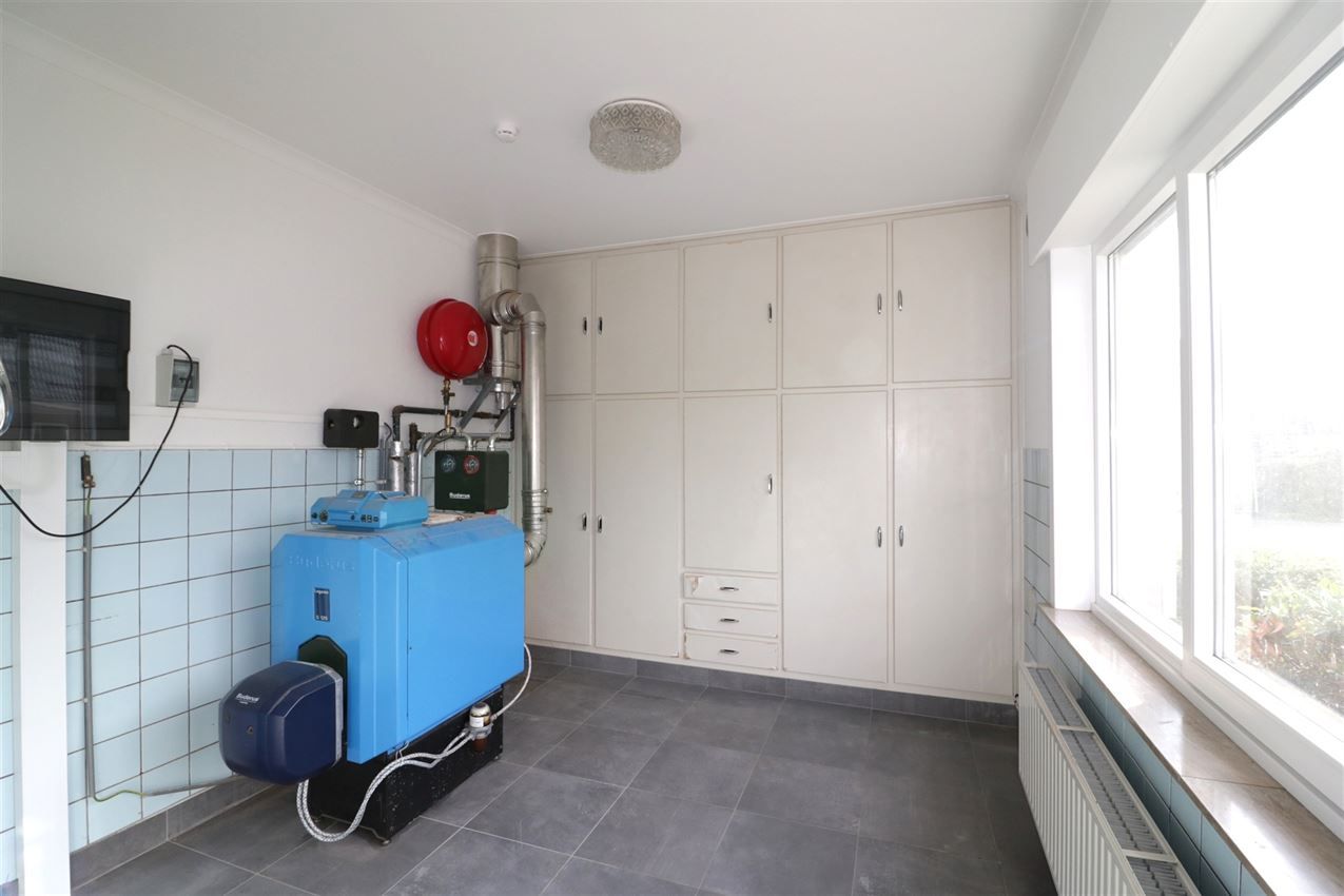 Villawoning met 4 slaapkamers en bijgebouw foto 32