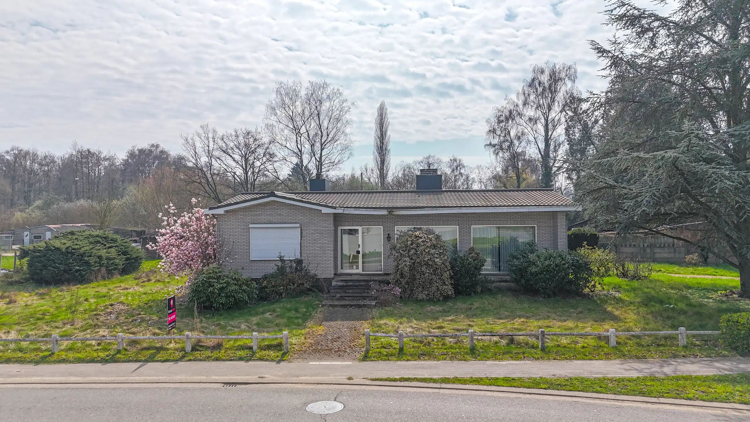 Rustig gelegen bungalow op zeer ruim perceel in Heusden! foto 46