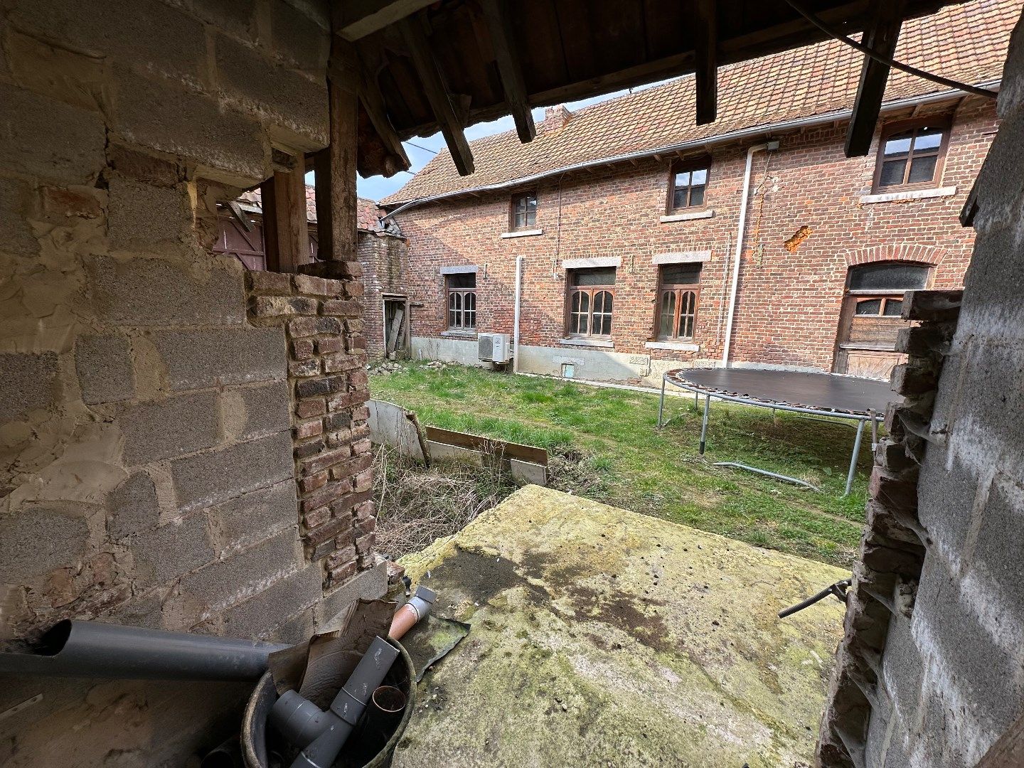 Unieke woning met enorm potentieel op perceel van 96 Are foto 20
