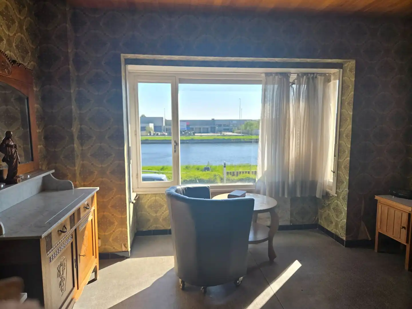 Ruime woning met achterliggende atelier/garage en open zicht op kanaal Oostende - Brugge! foto 10