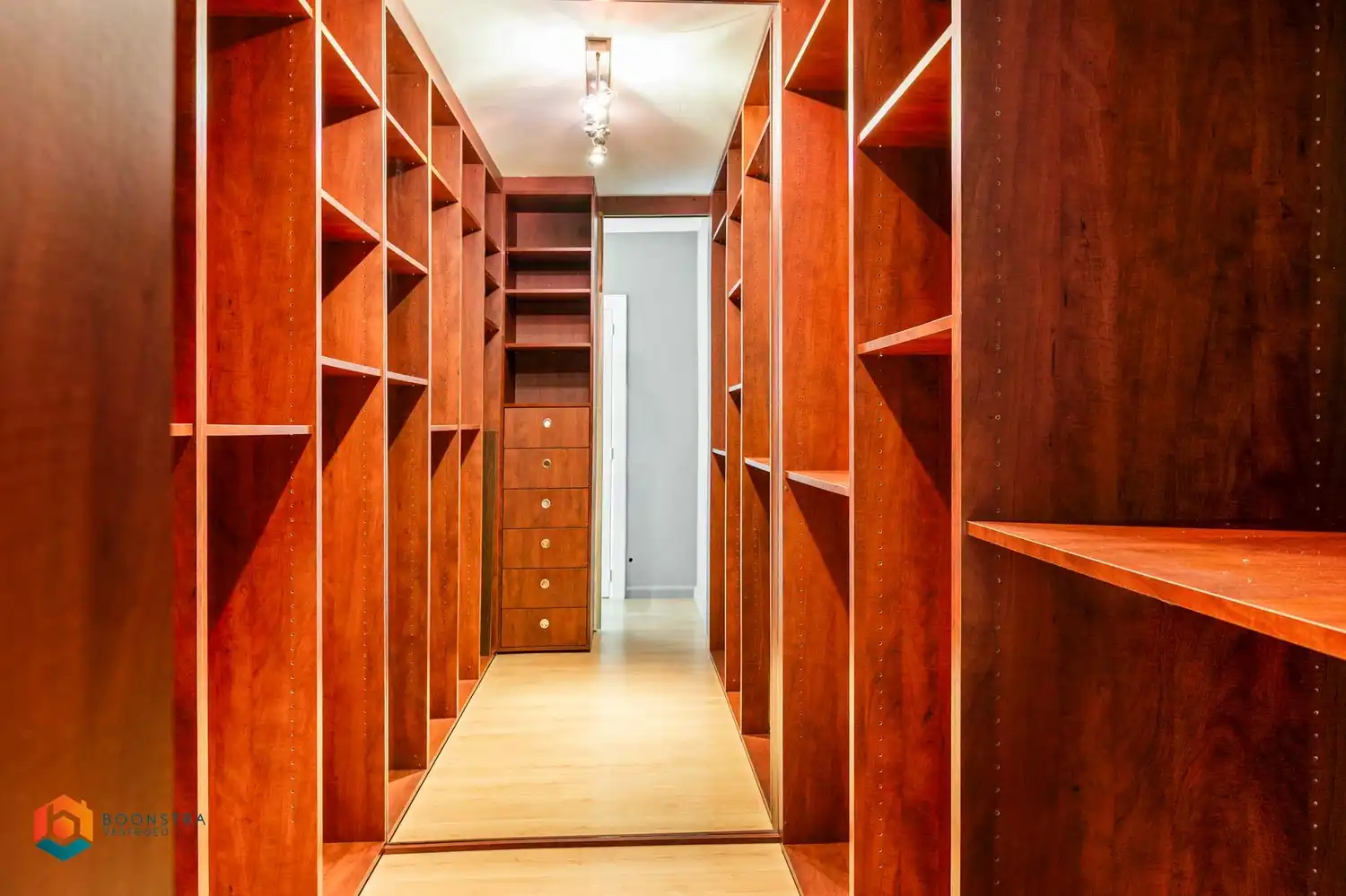Woning met 3 slpkrs, tuin en zwembad foto 8
