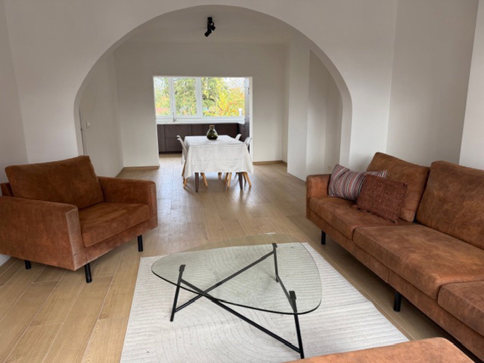 Volledig gerenoveerde woning 4 slpks garage te Tienen foto 3