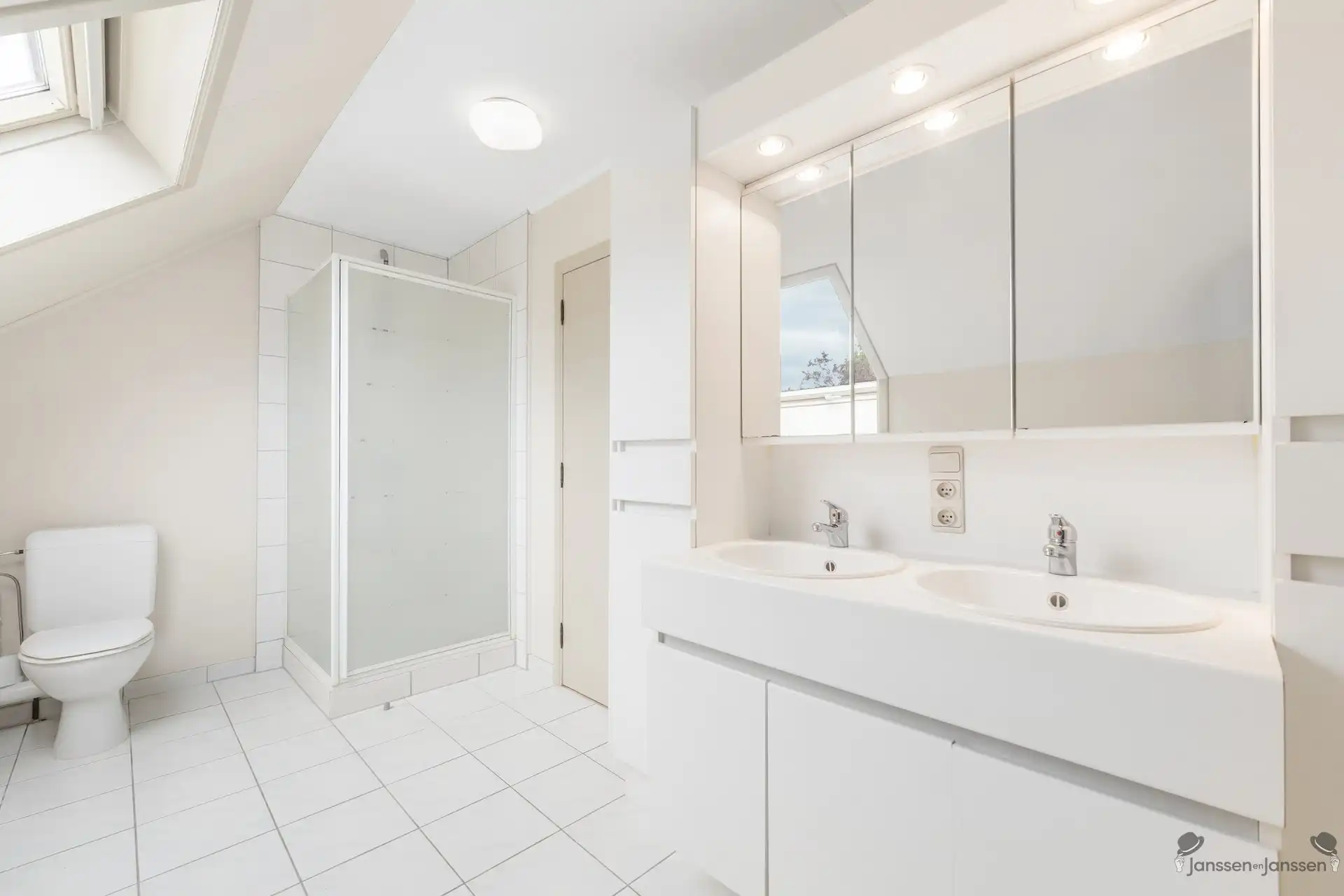 Prachtige lichtrijke villa met 4 slaapkamers op 826m². foto 18