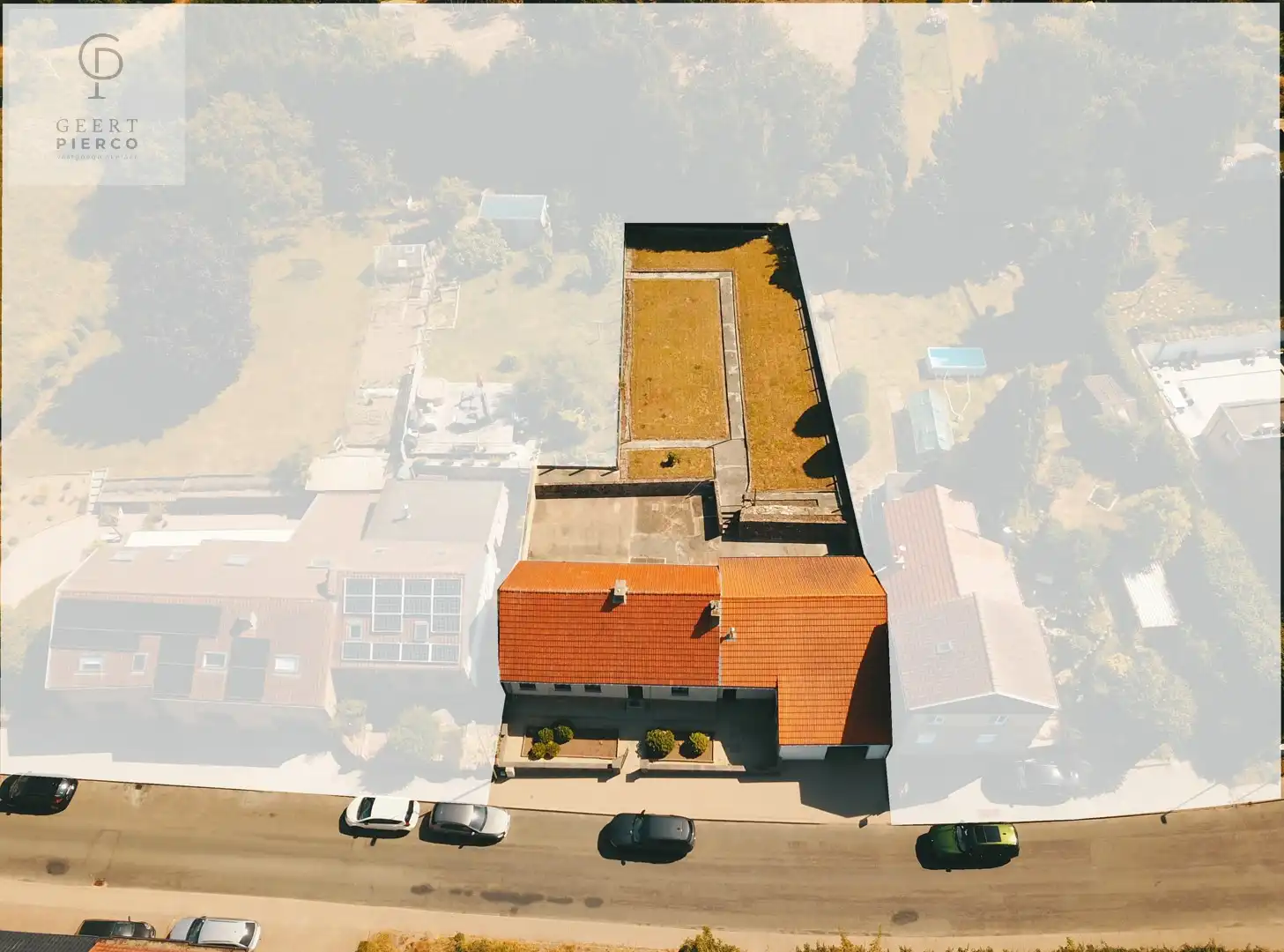 Charmante woning met schuur foto 2