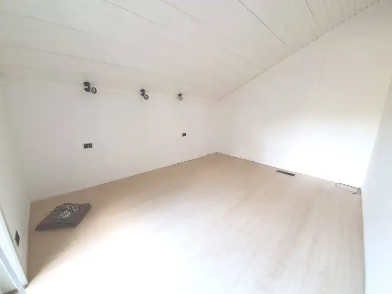 Rustig gelegen 3 slpka-woning met inpandige garage, 2 terrassen en kleine tuin foto 10