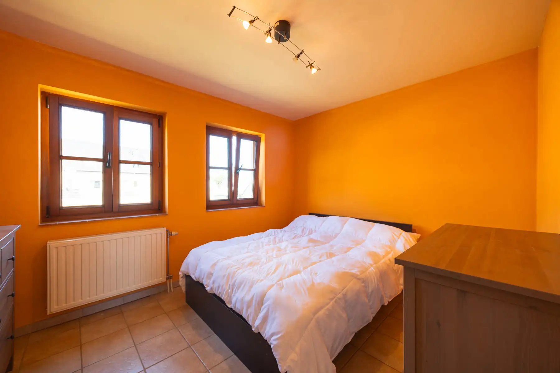 Rustig gelegen ruime villa in Spaanse stijl met grote tuin foto 23