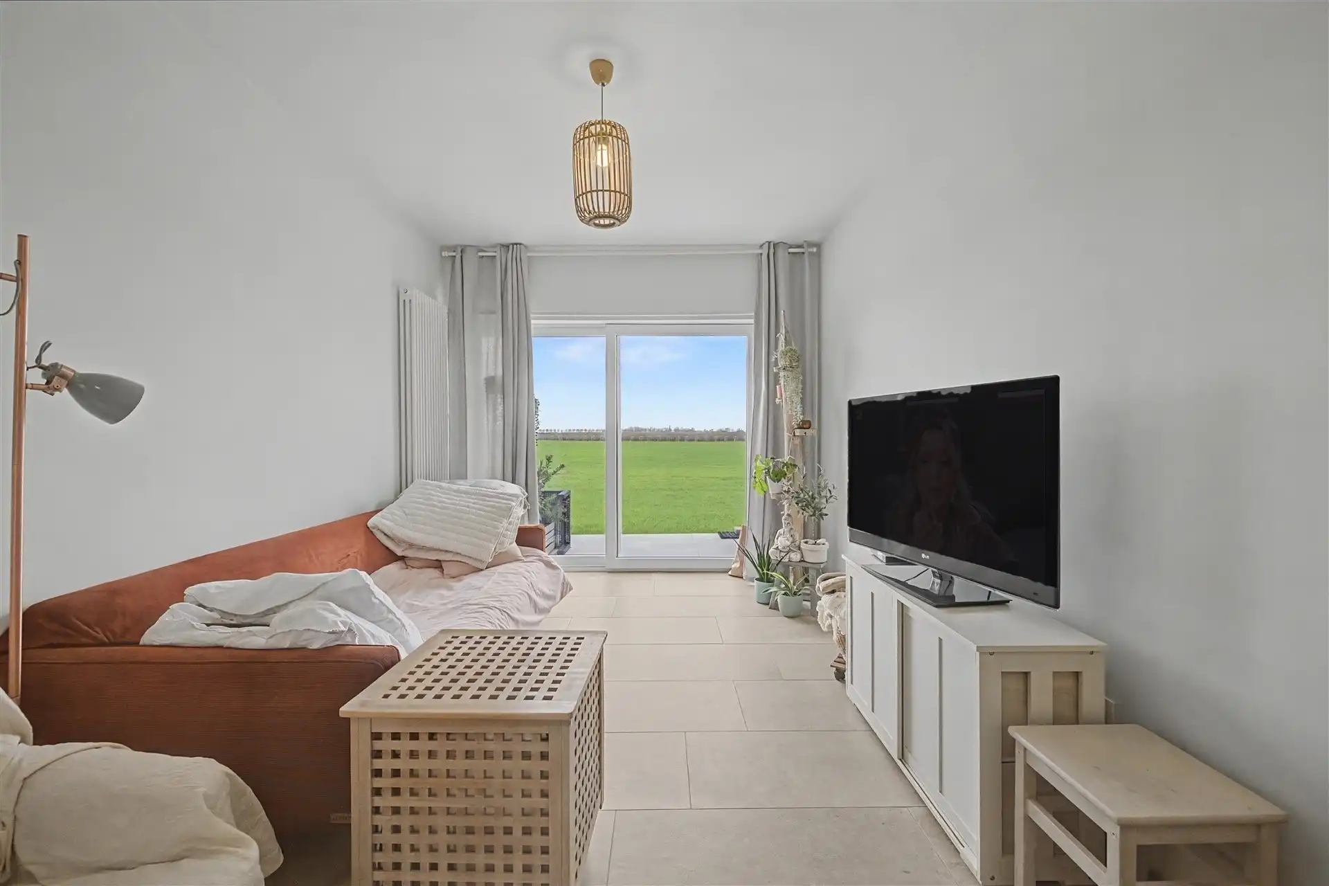 Charmante starterswoning met prachtig uitzicht foto 6