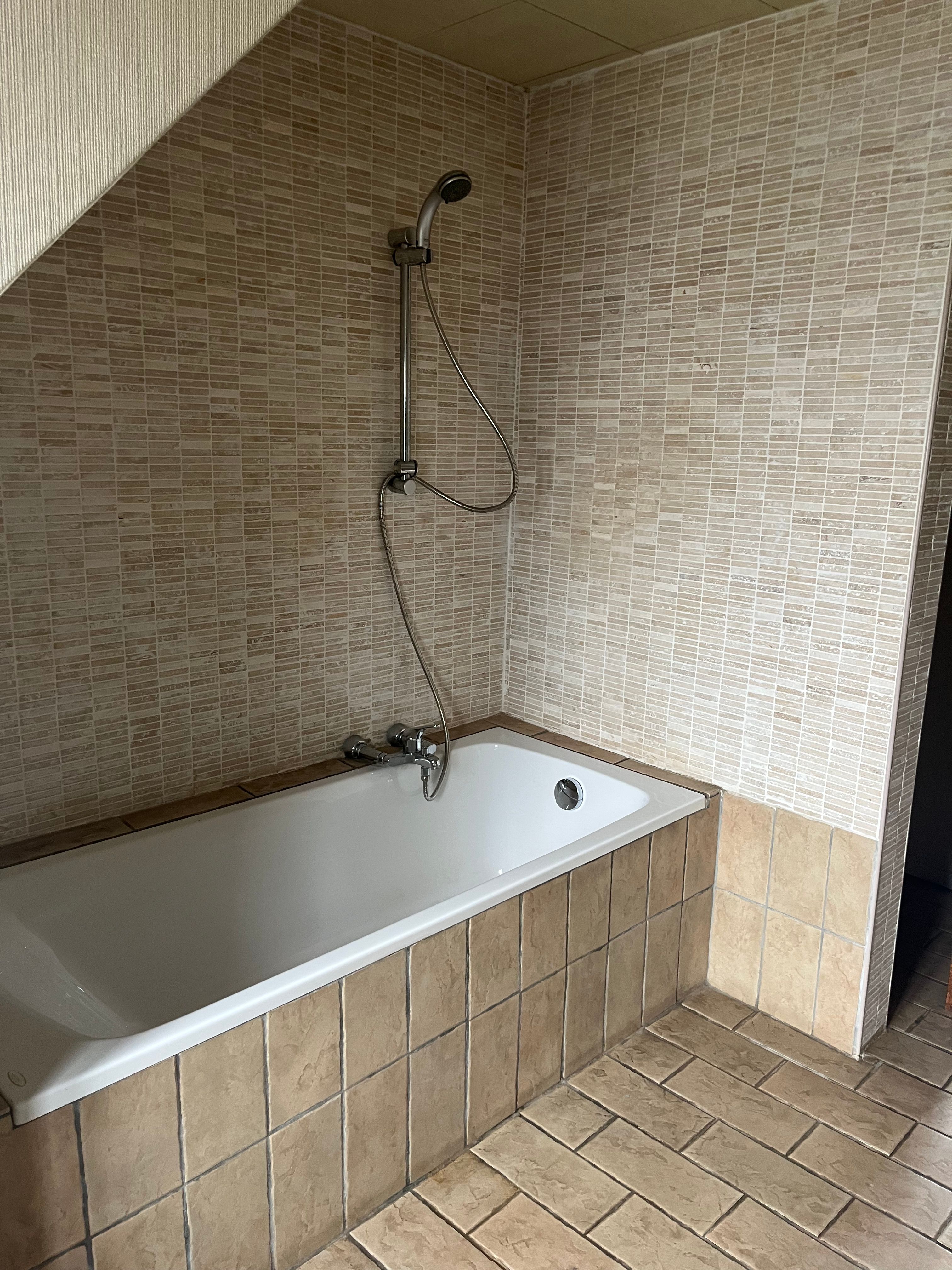 Te renoveren open bebouwing met karakter en ruime tuin. foto 11