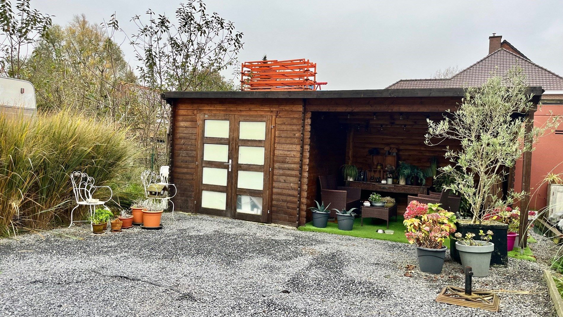 Landelijke woning met 2-3 kamers oprit en tuin foto 9