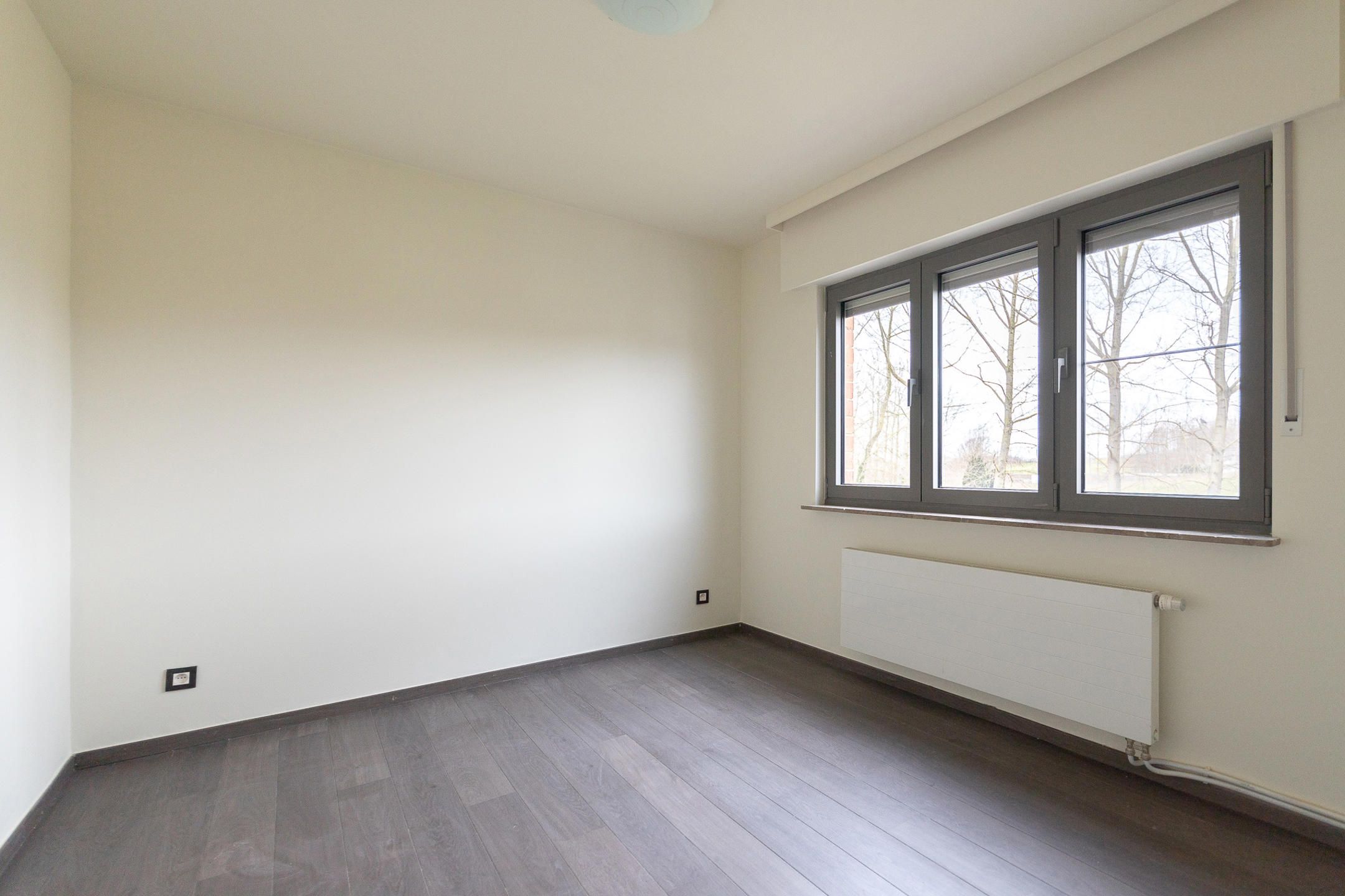 Gerenoveerde woning in een rustige straat foto 8