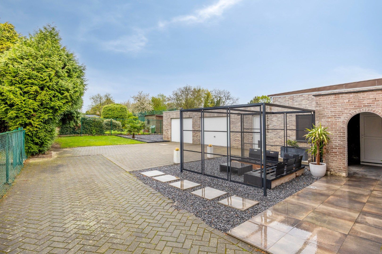 Vernieuwde woning met 319 m² woonplezier in het rustige Nerem foto 27