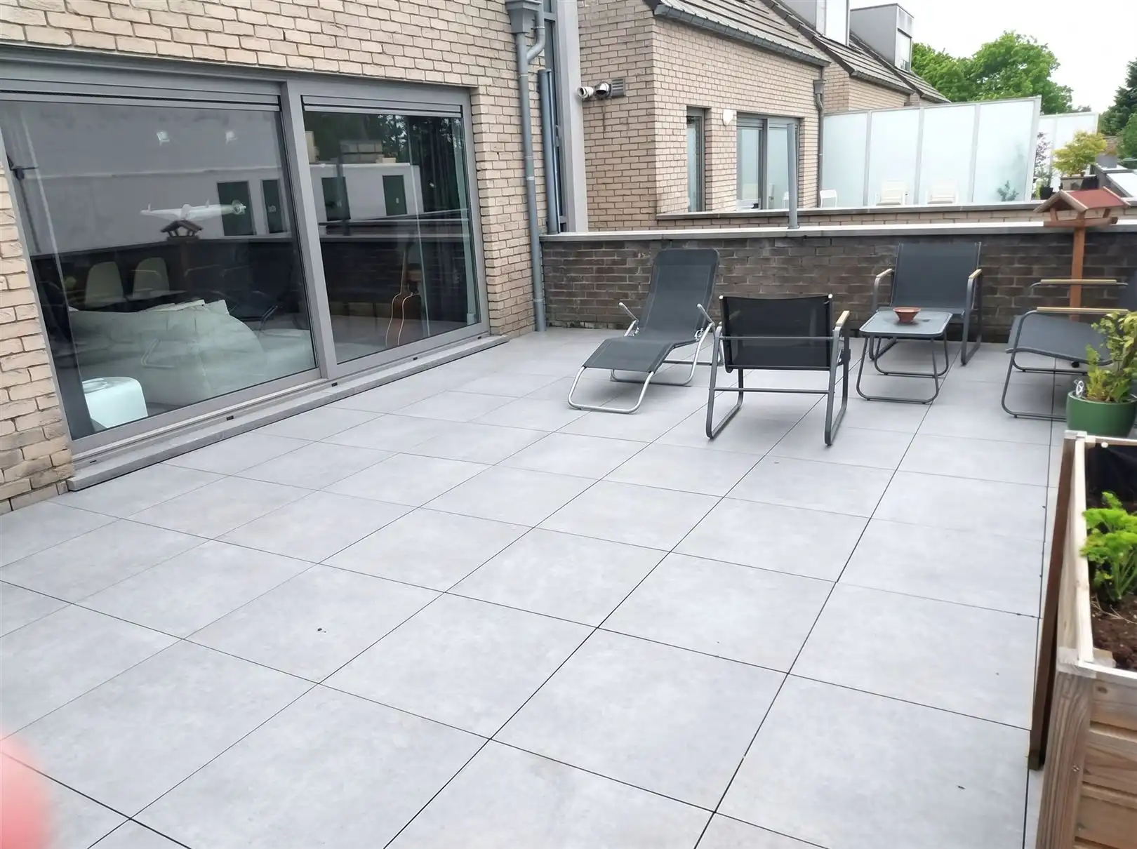 TE HUUR: Ruim appartement met 2 slaapkamers te Koersel! foto 12