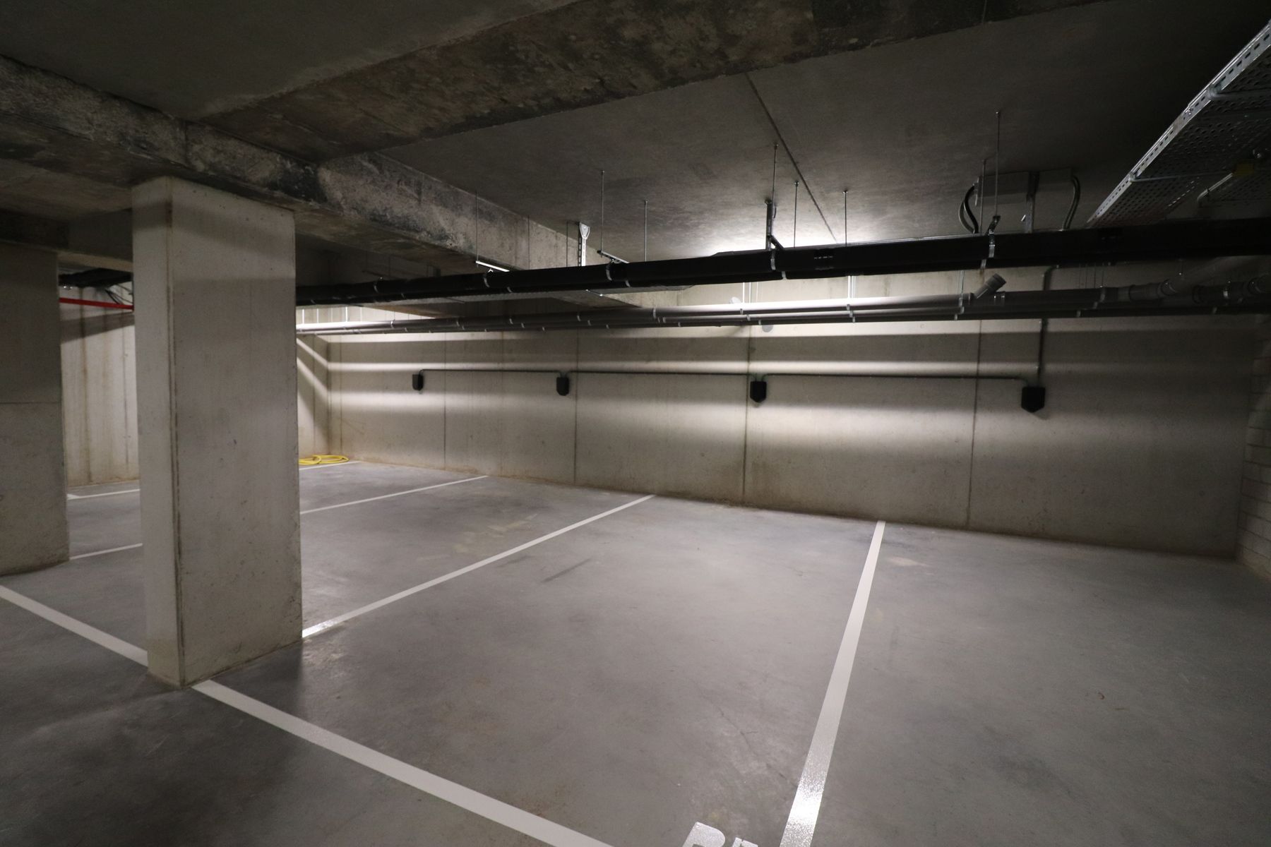 Prachtig nieuwbouwappartement met 2 slaapkamers, groot overdekt terras, autostaanplaats en berging. foto 15