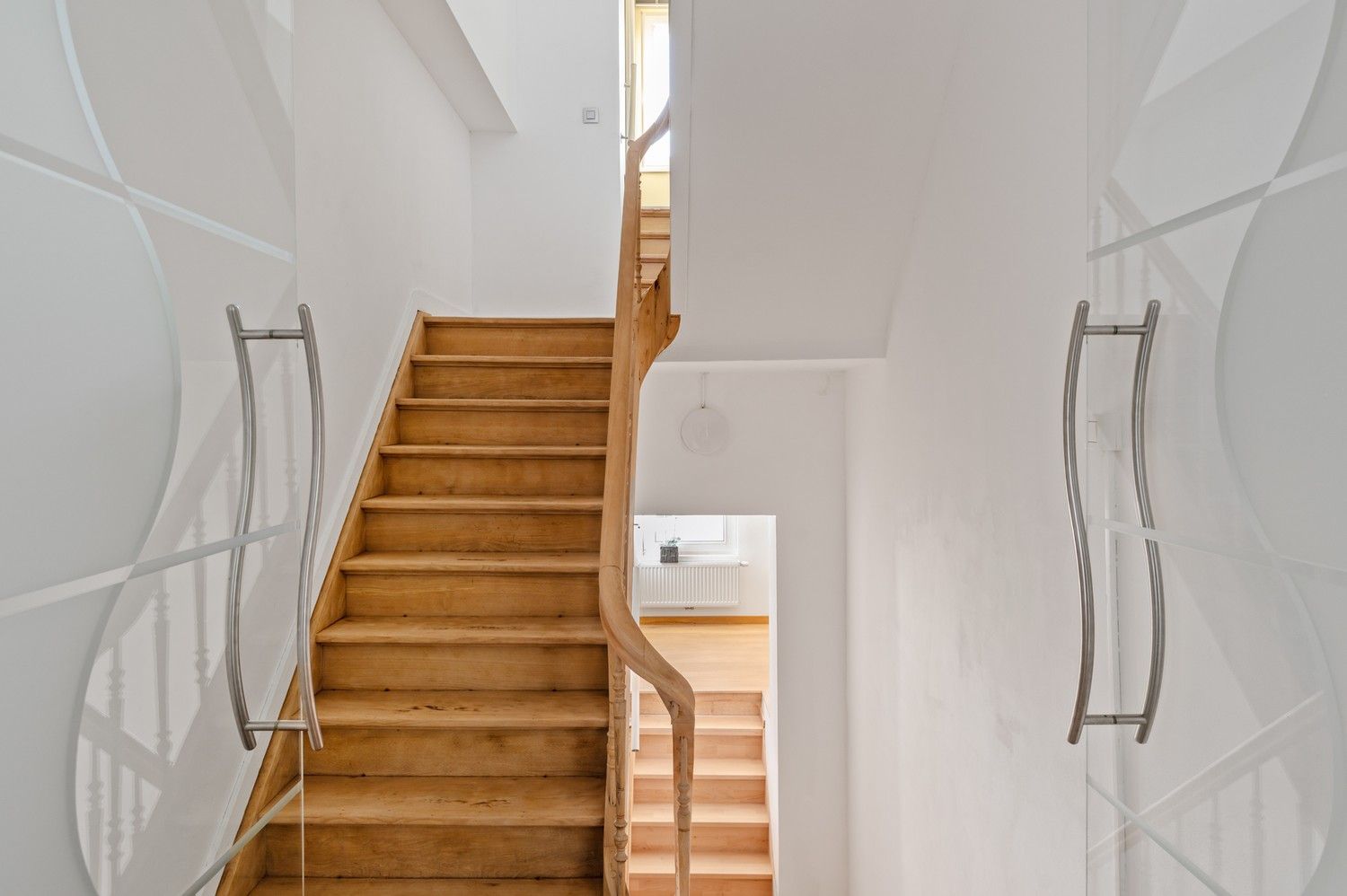 Ruime halfopen woning met 4 à 6 SLPKS, apart kantoor en een groot magazijn in Mortsel! foto 25
