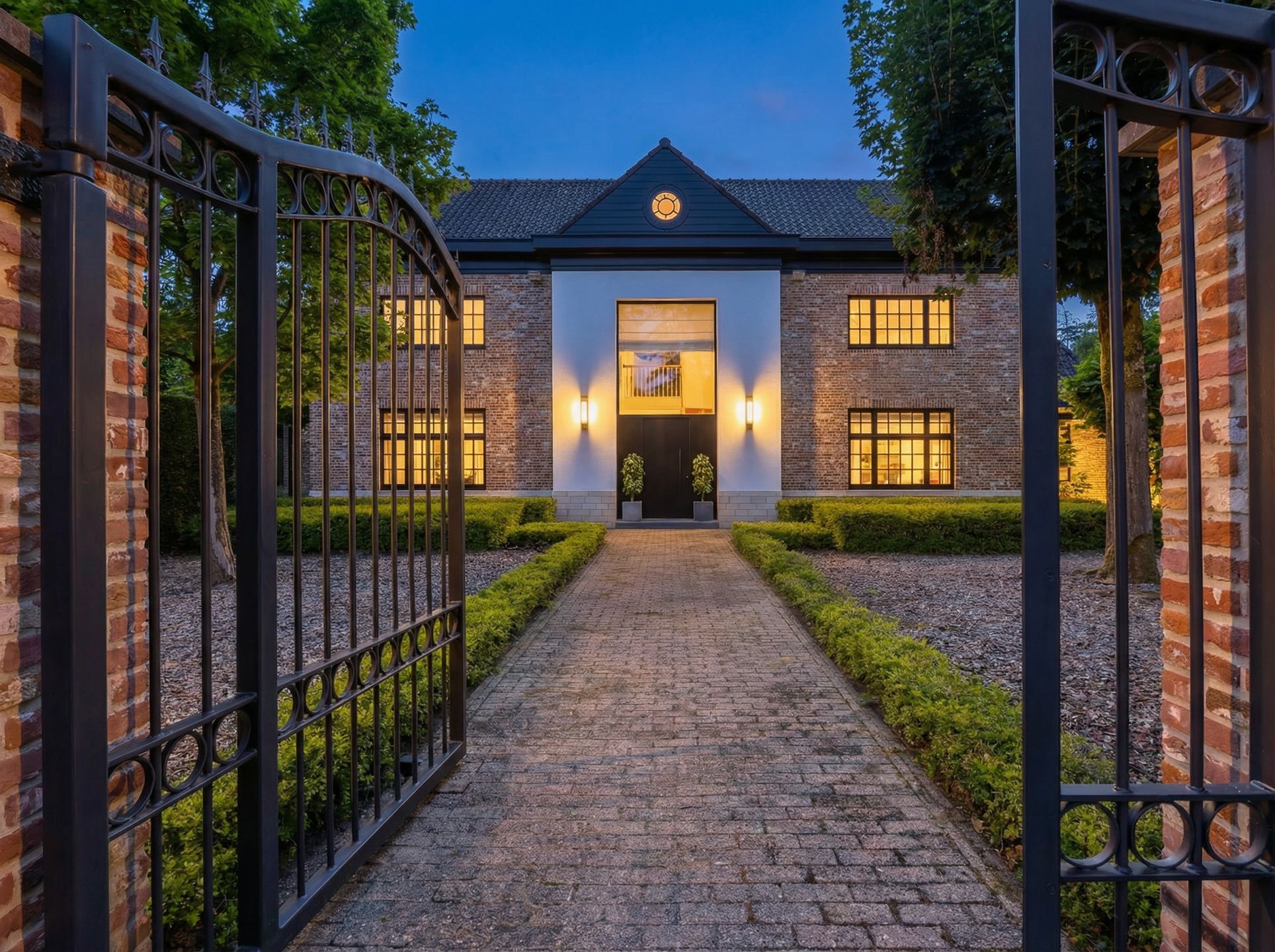 Prestigieuze villa met zwembad op 3.528 m² op toplocatie! foto 2