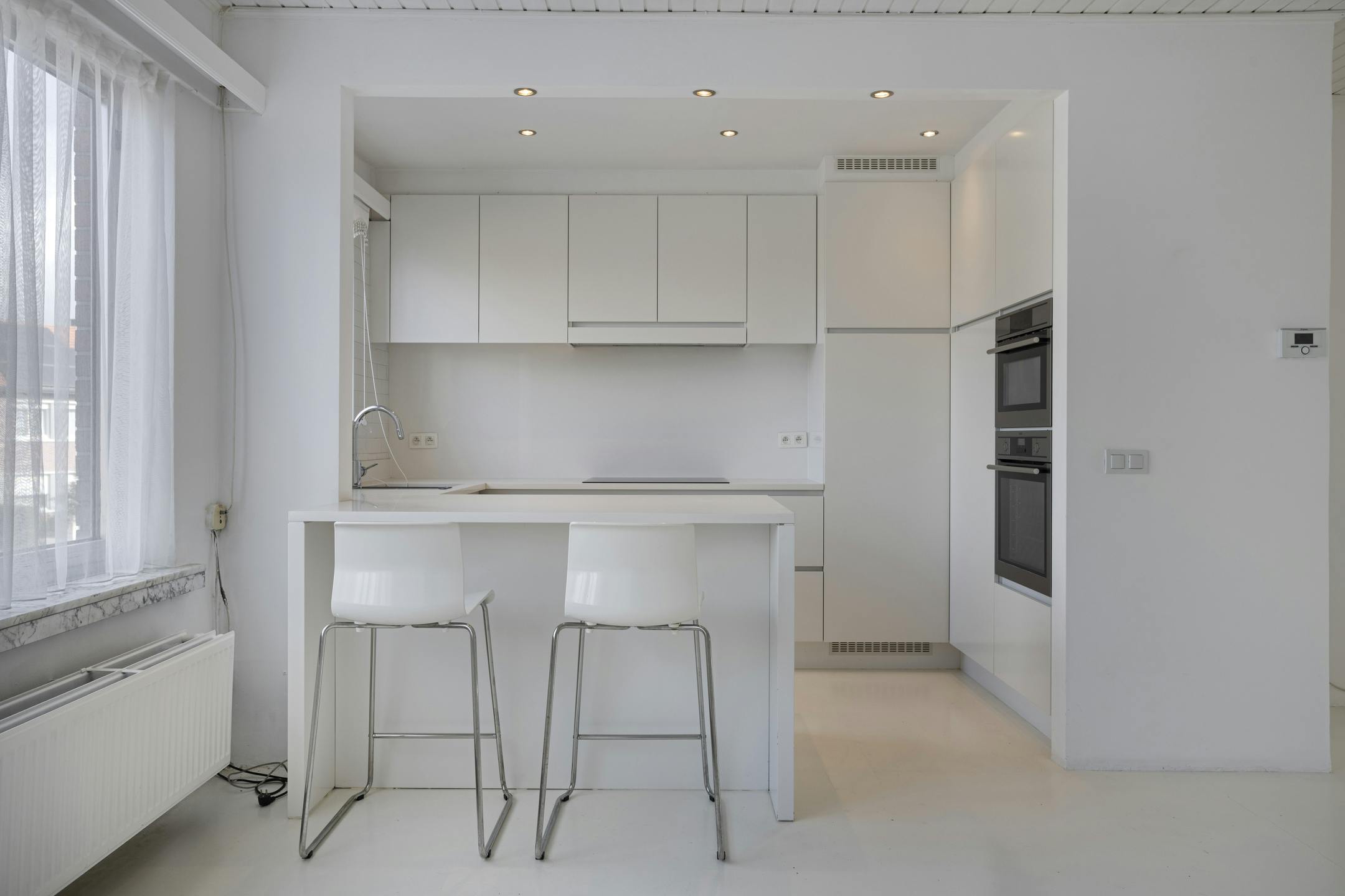  Appartement met 2 slaapkamers en garage te koop in Kapellen! foto 4