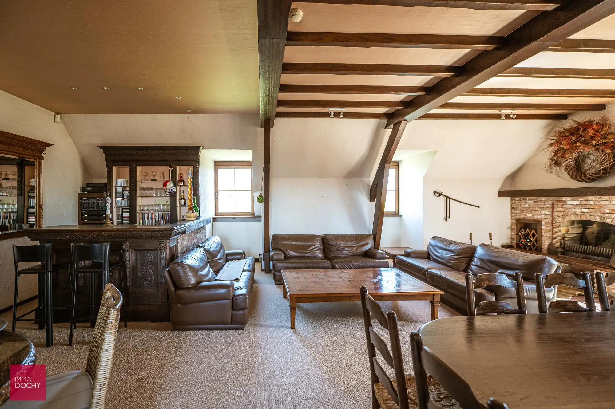 Instapklare ruime villa met grote garage en bijgebouw foto 17