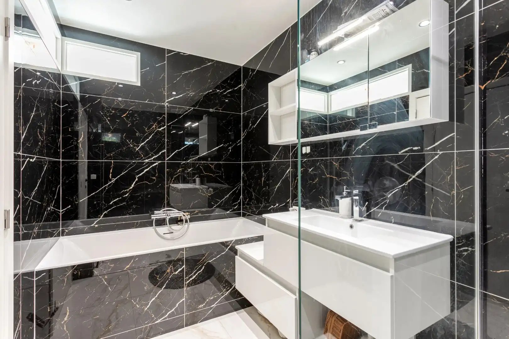 Instapklare woning met 3 slpk. , tuin en terras te Lembeek foto 12