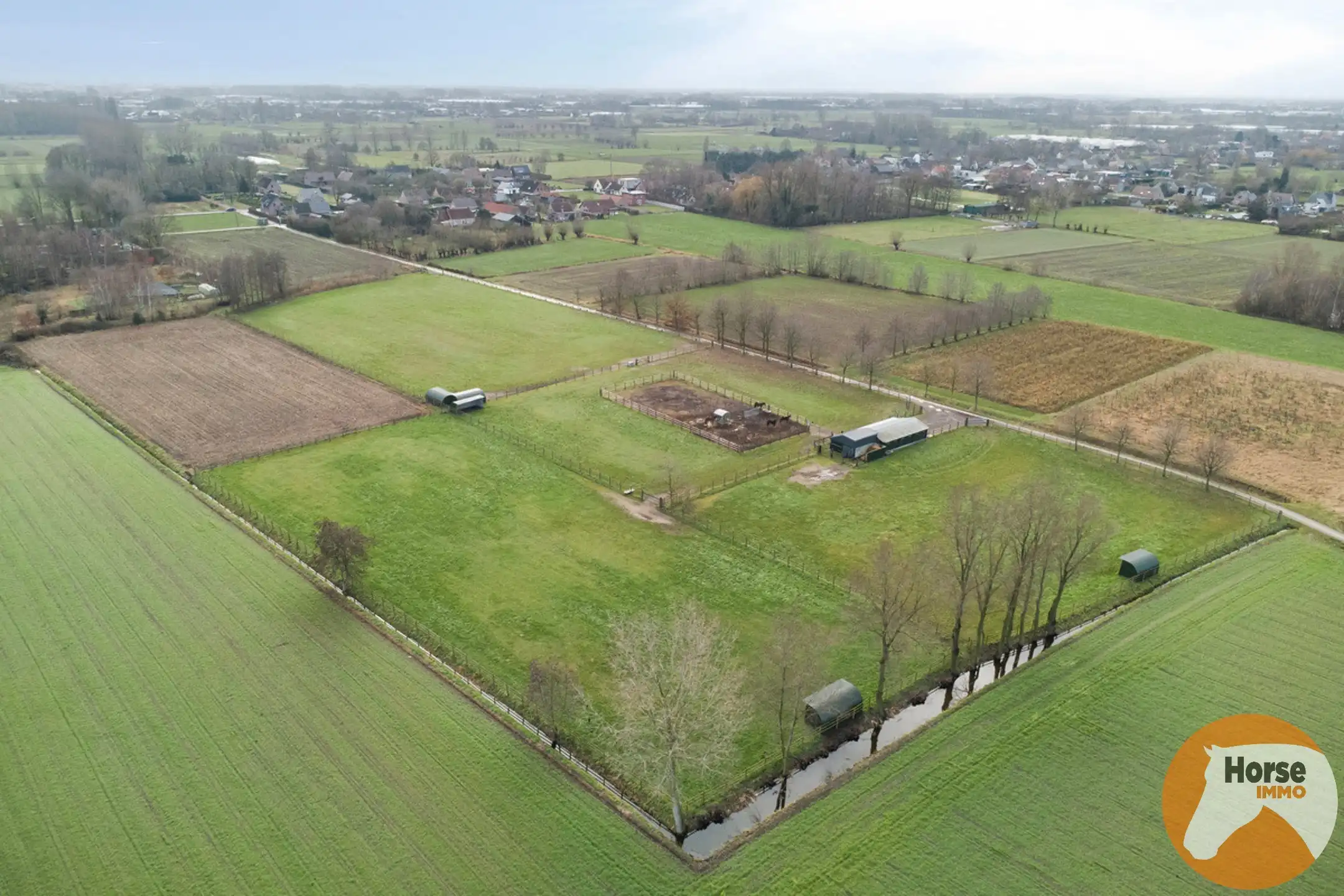 LOCHRISTI - Rustig gelegen stalgebouw op +- 2,3HA foto 27