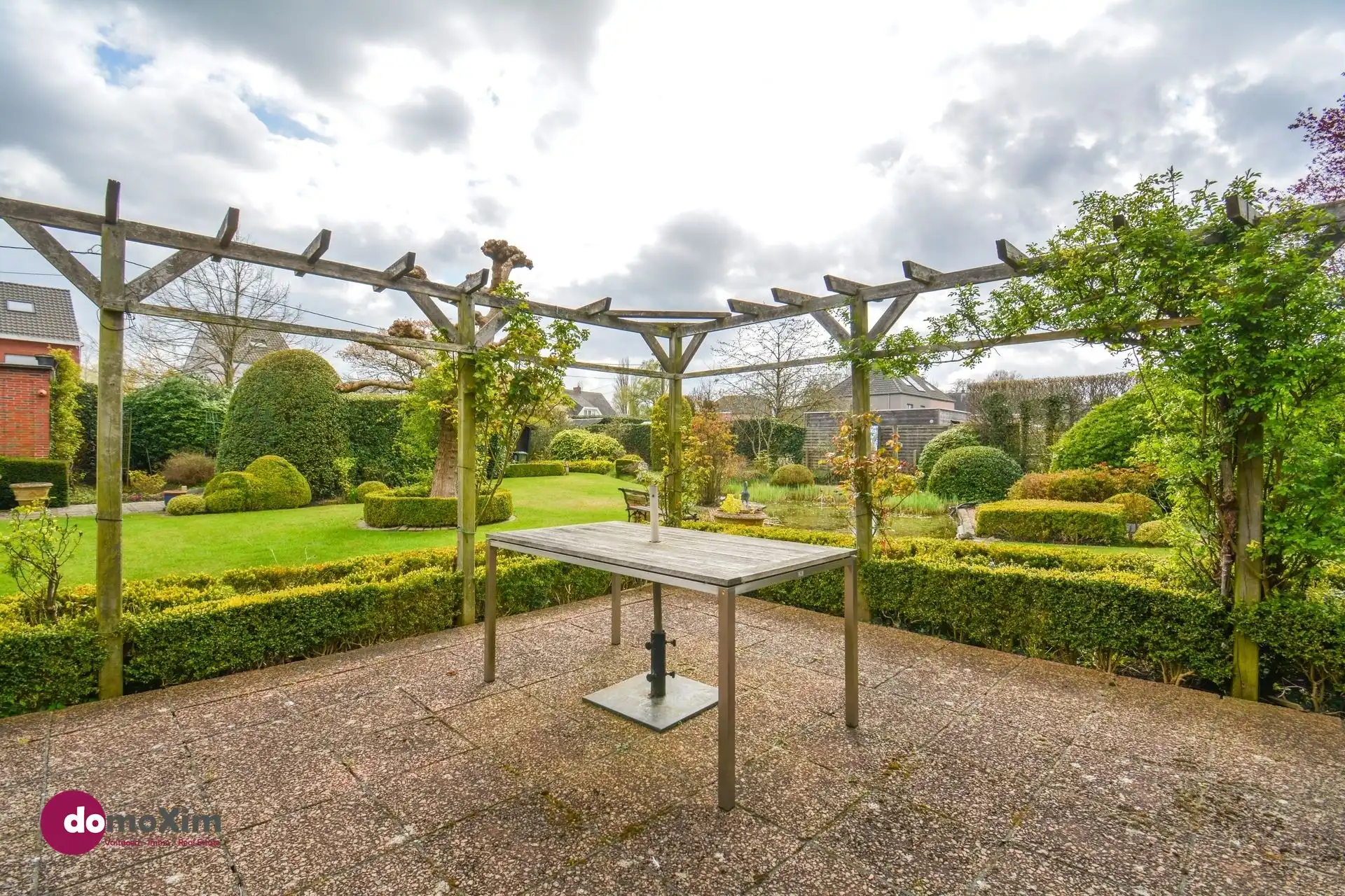 Statige villa met 3 slaapkamers op een ruim perceel in Hever foto 17