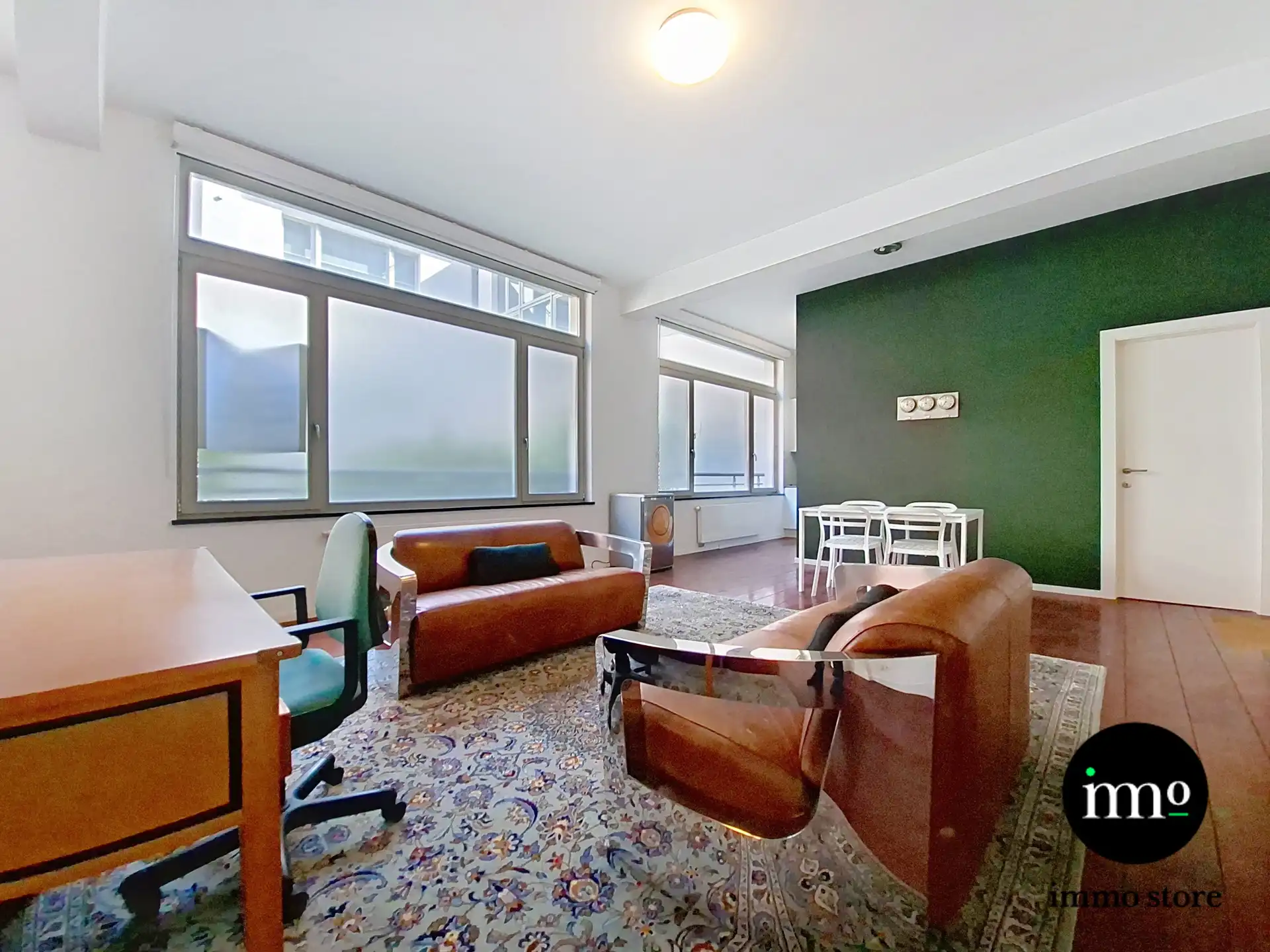 Lichtrijke bureauruimte met studio comfort foto 7