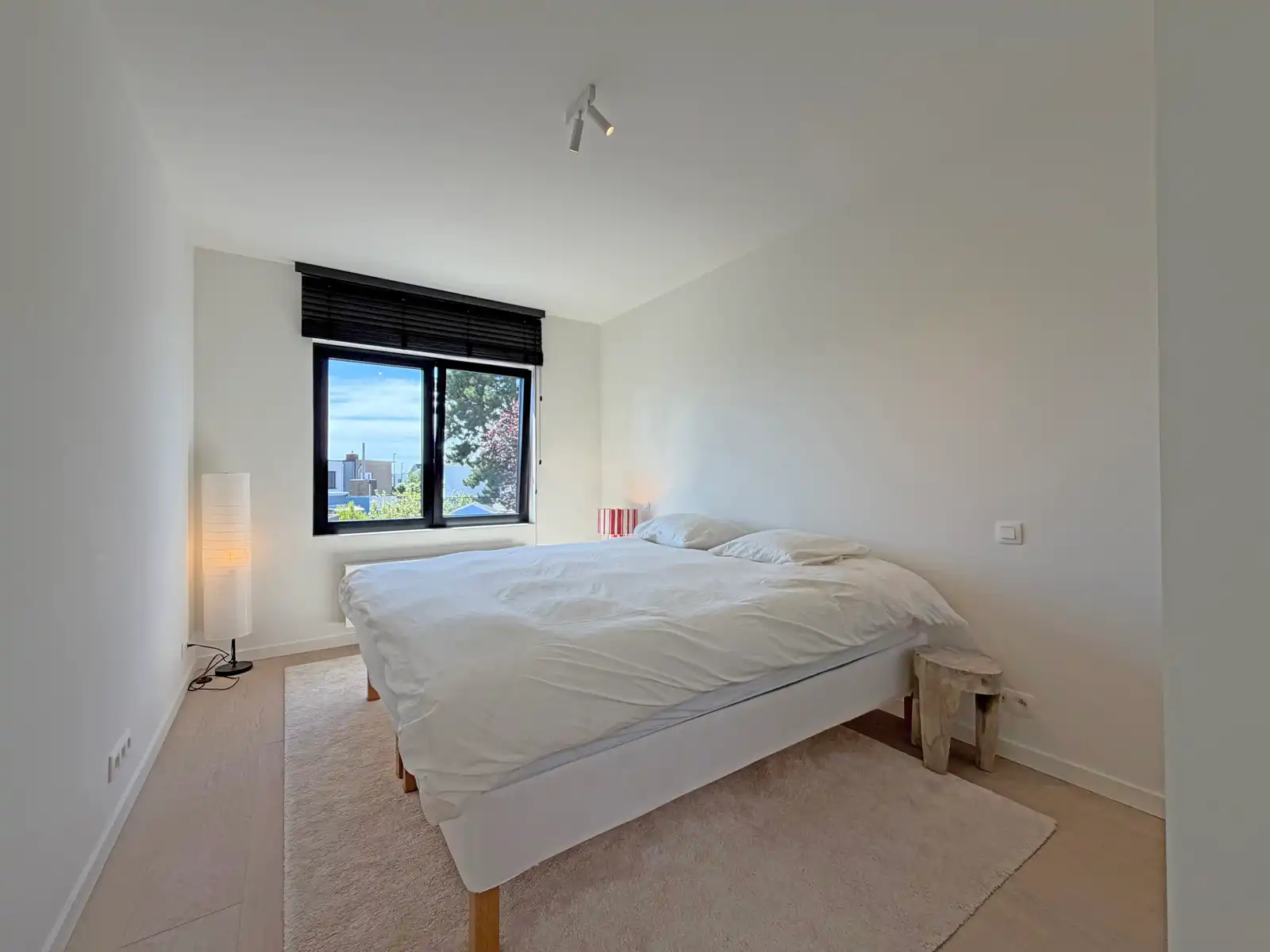 Stijlvol gerenoveerde woning met 4 slaapkamers foto 14