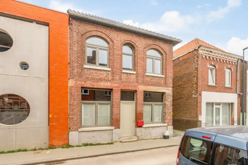 Woonappartement met handelsruimte in het centrum van Wommersom foto 2