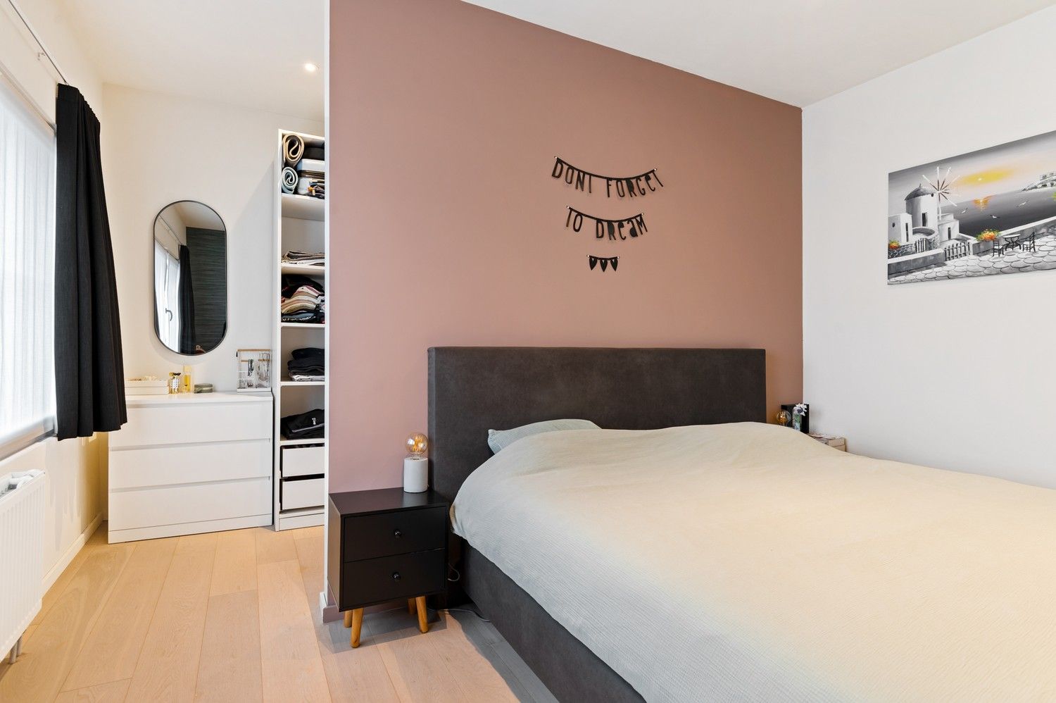 Instapklare, volledig gerenoveerde woning met uitstekende ligging in Schoten foto 9