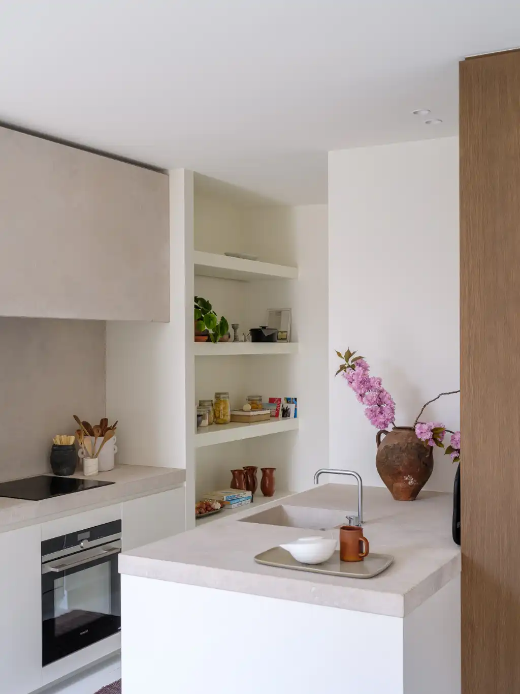 Karaktervol 2-slaapkamer appartement op een toplocatie in het centrum foto 12