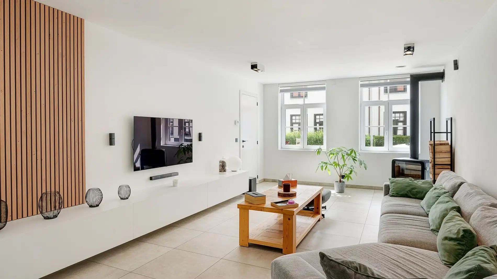 Recente woning met parking en tuin te Moerkerke-Damme foto 6