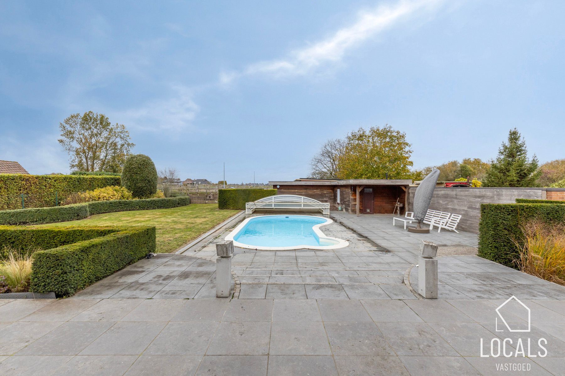 Prachtige eigendom met paardenstallen, zwembad en wellness  foto 17