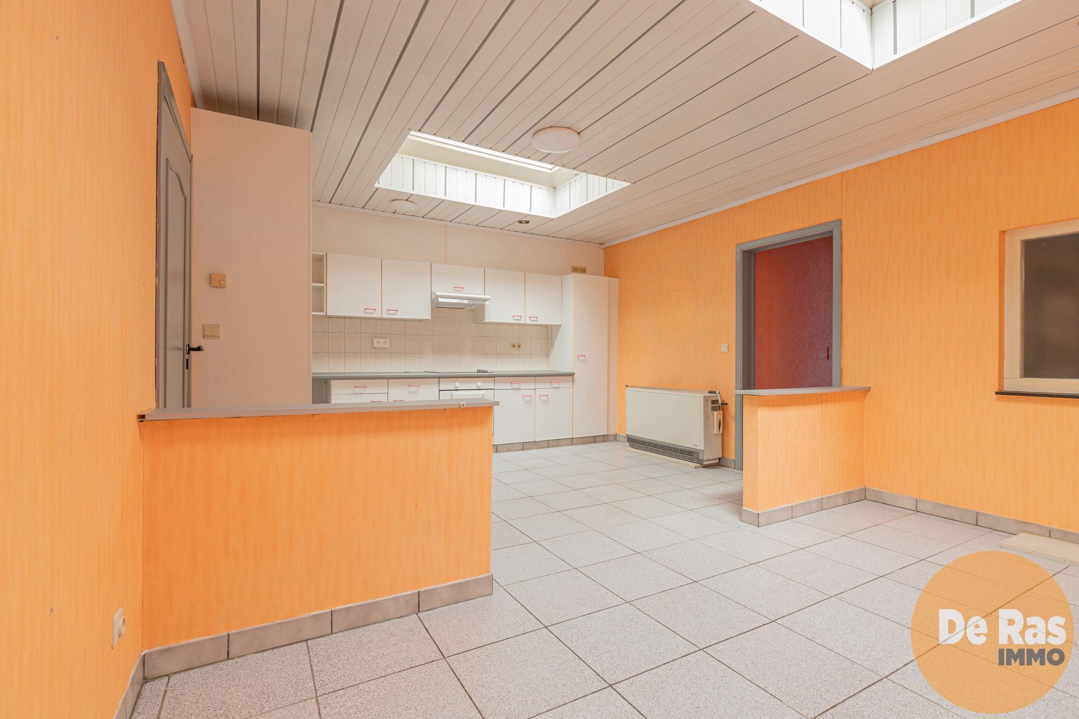 EREMBODEGEM - Woning met magazijn op centrumligging foto 7
