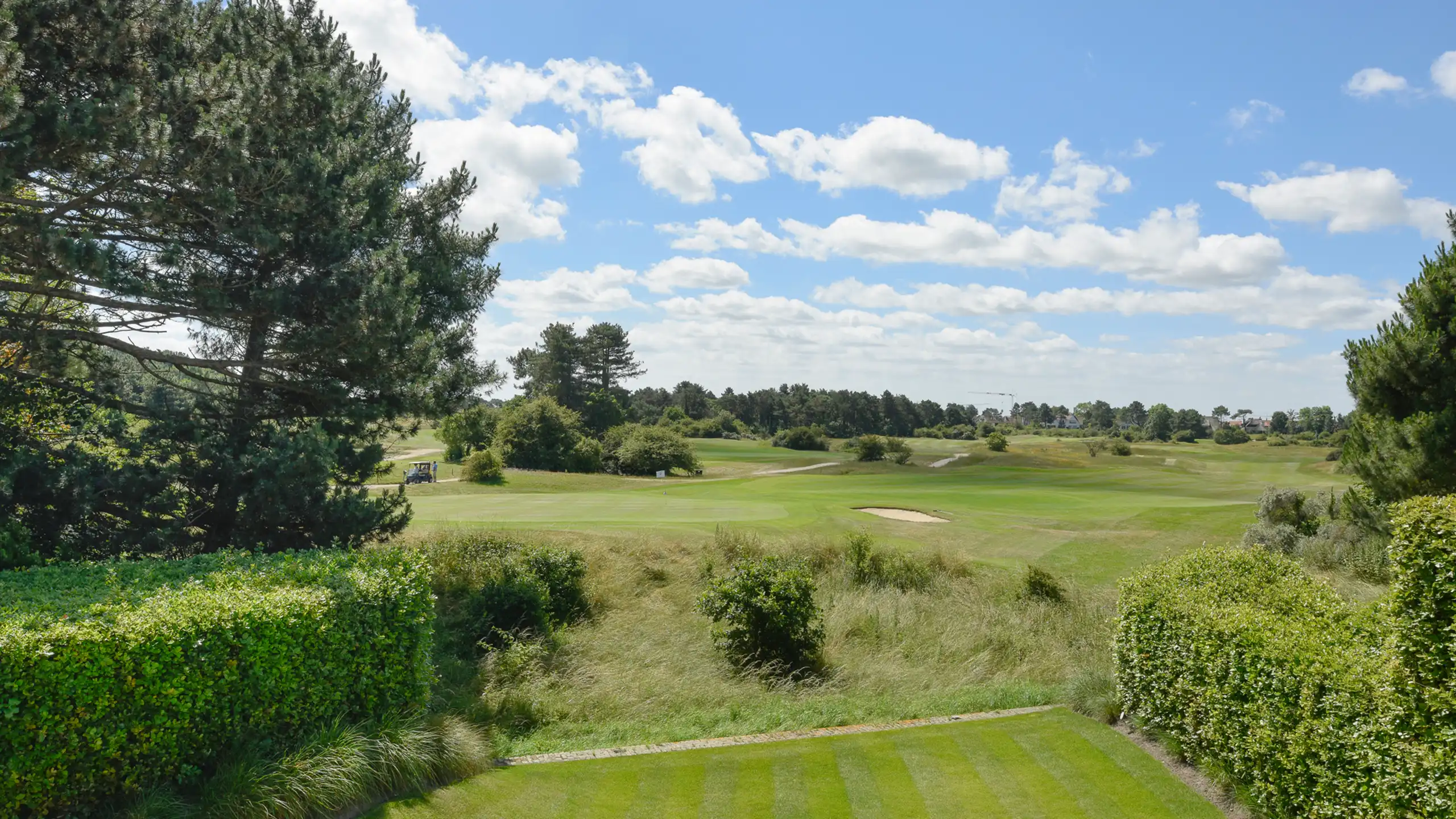 VILLA met panoramisch zicht en unieke ligging aan de golf... foto 24