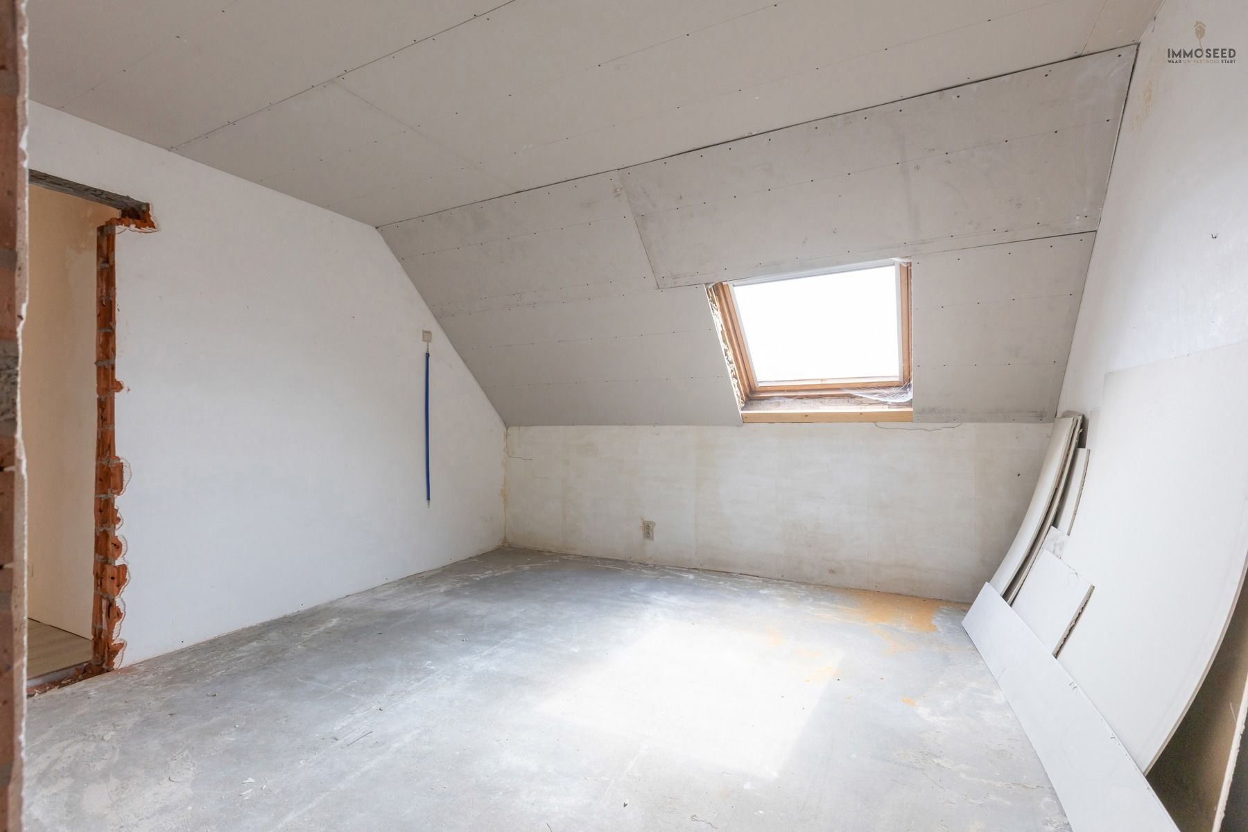 Multifunctioneel pand met ruime loods foto 18