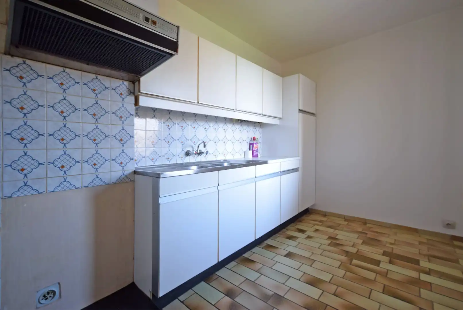 APPARTEMENT MET TWEE SLAAPKAMERS NABIJ CENTRUM ROESELARE - WONEN OF INVESTERINGSKANS foto 5