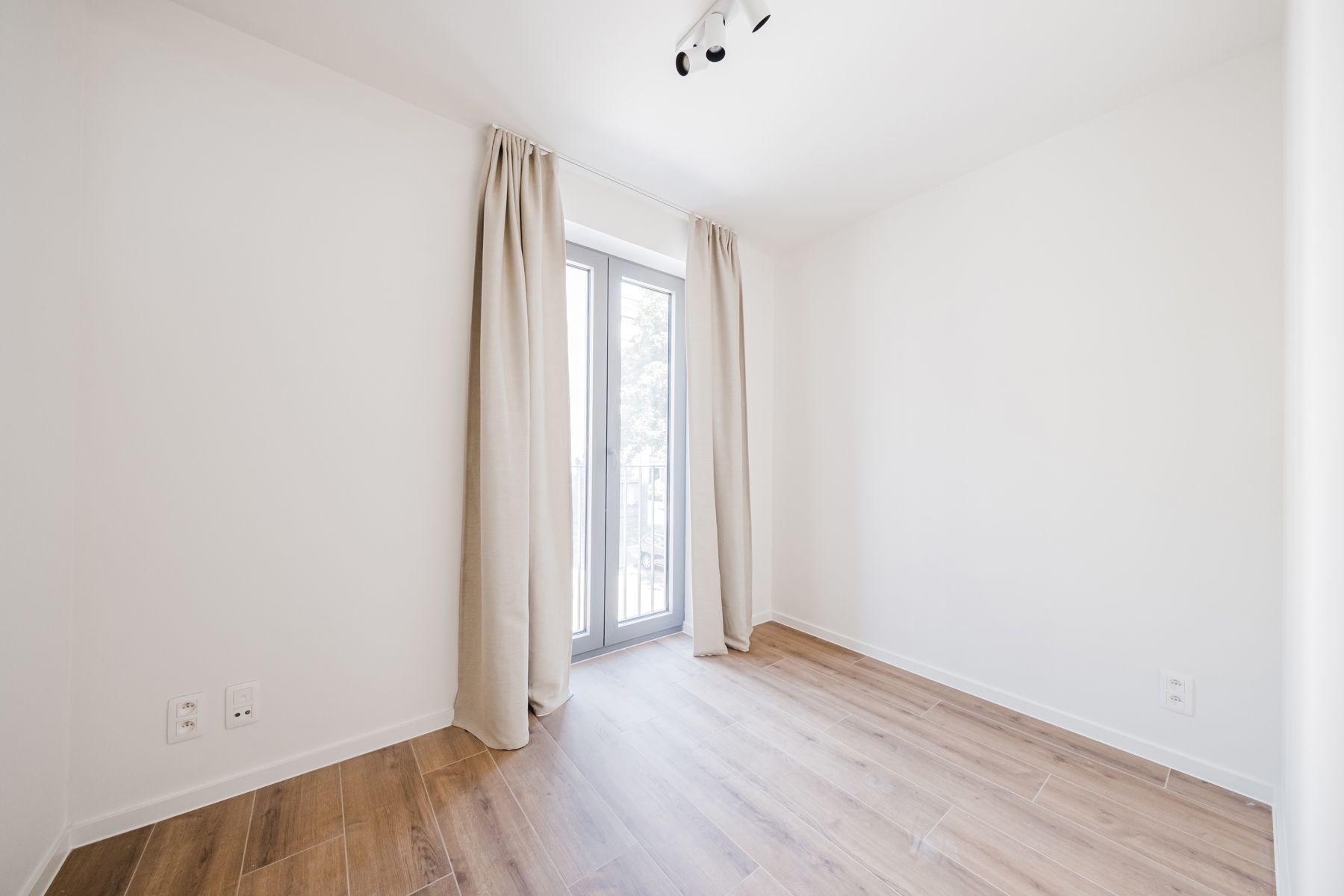 Gloednieuw 2-slaapkamer-appartement met terras op t' Zuid  foto 5