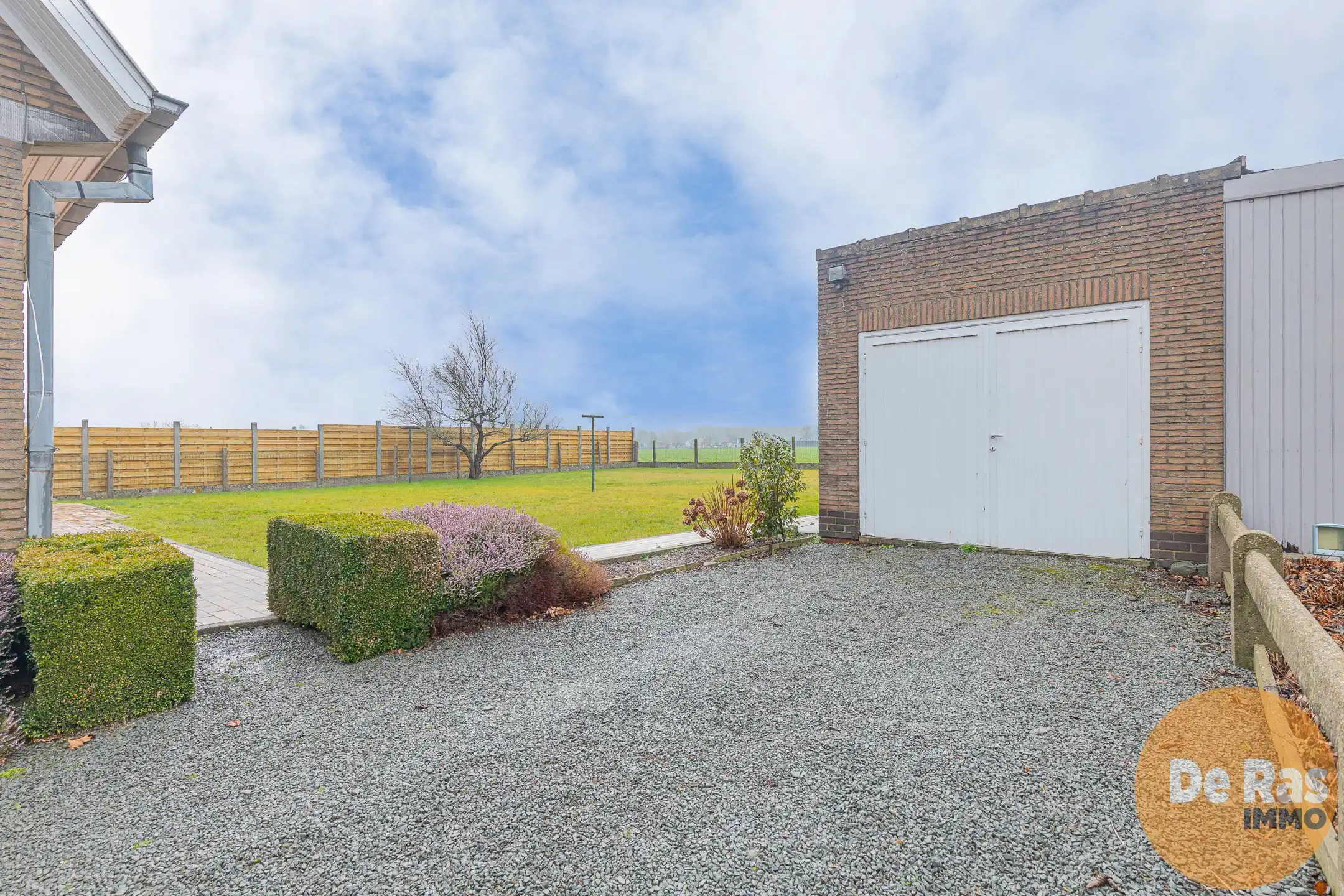 OOSTERZELE - Te renoveren woning met 4 kamers op toplocatie foto 23