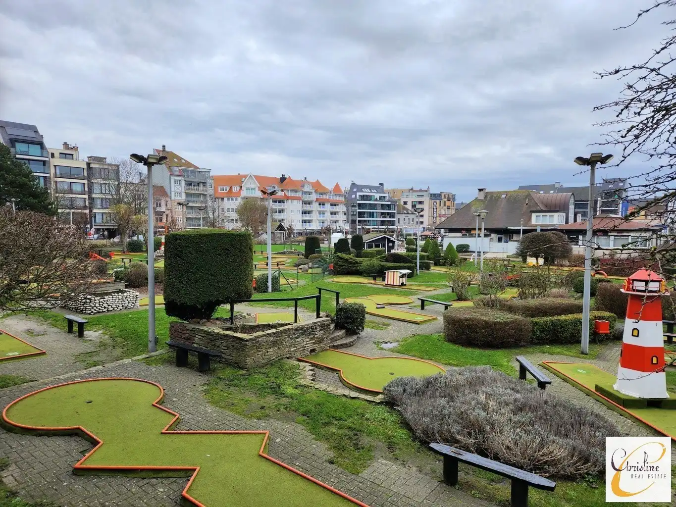 Karaktervol investeringspand op topligging in Blankenberge  foto 13