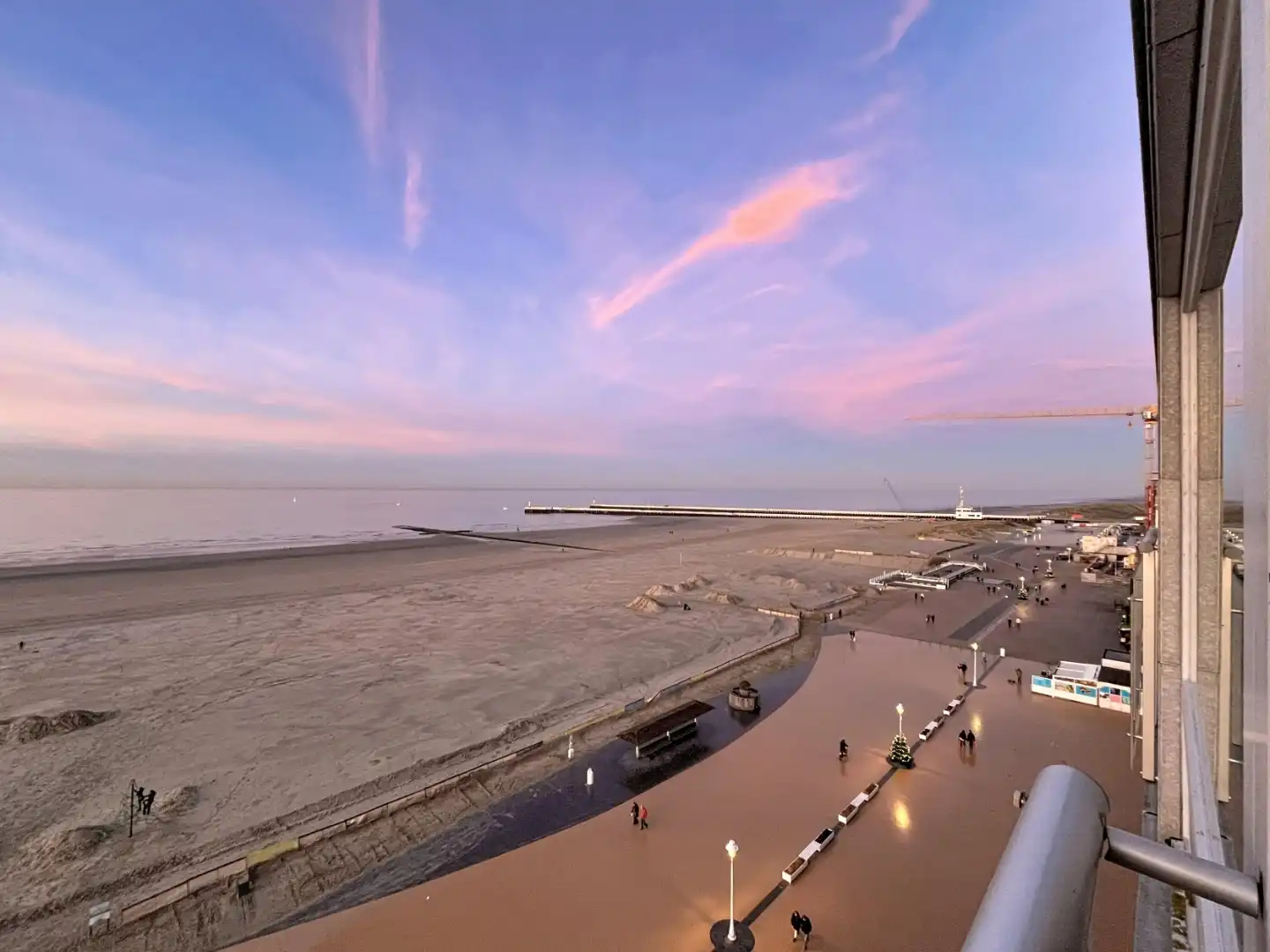 Twee slaapkamer appartement (gerenoveerd 2025) met frontaal zeezicht foto 14