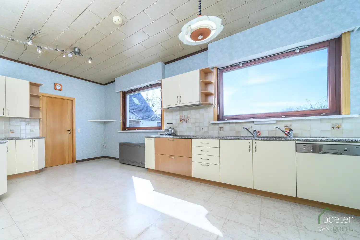 GIJVERINKHOVE: Degelijk woonhuis met 3 slaapkamers, loods (ca 100m²), zonneterras en -tuin op 545m² grondopp. foto 6