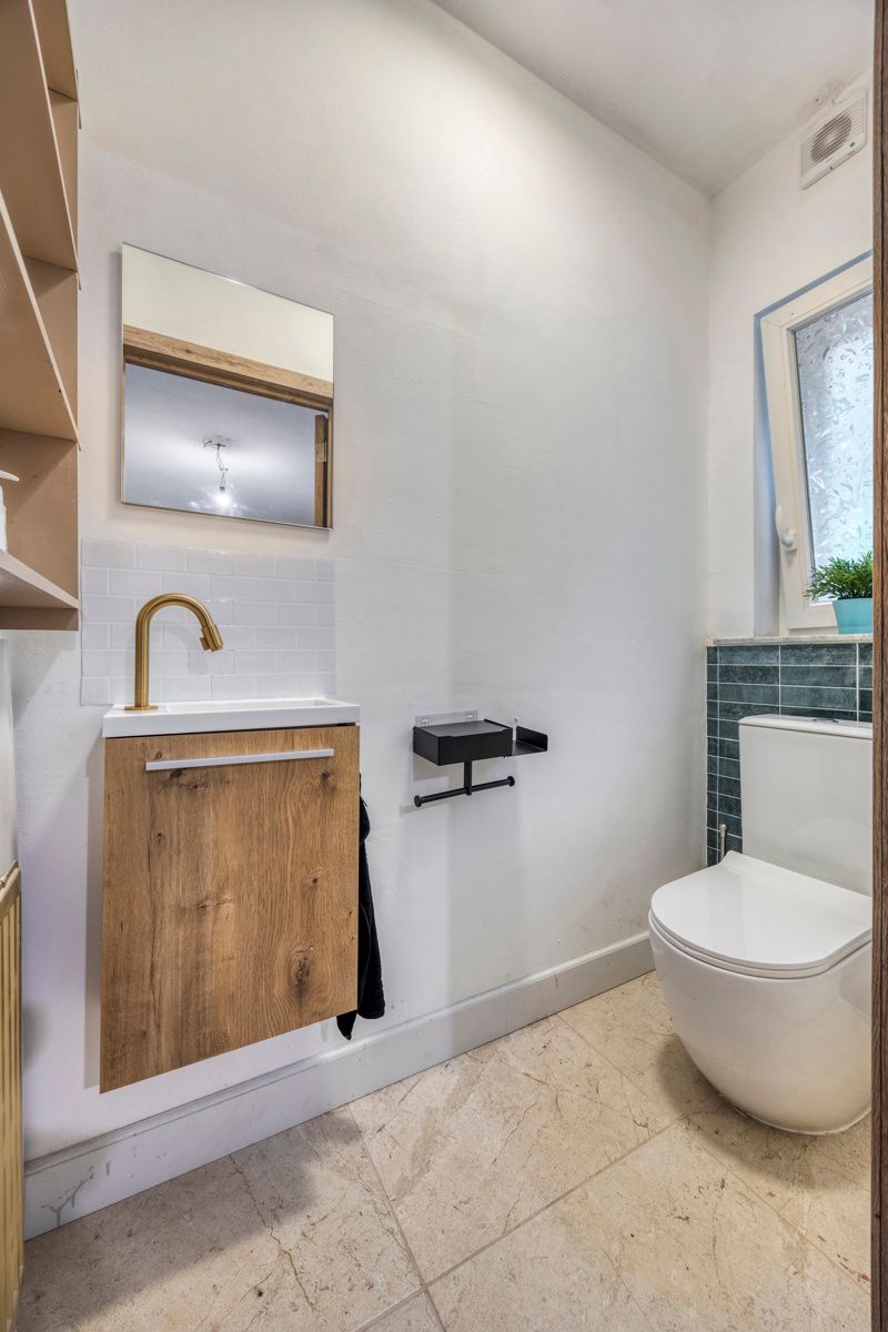 Zeer ruime gerenoveerde woning (± 398 m²) op een perceel van ± 60 are in het prestigieuze Bois de Strihoux foto 38