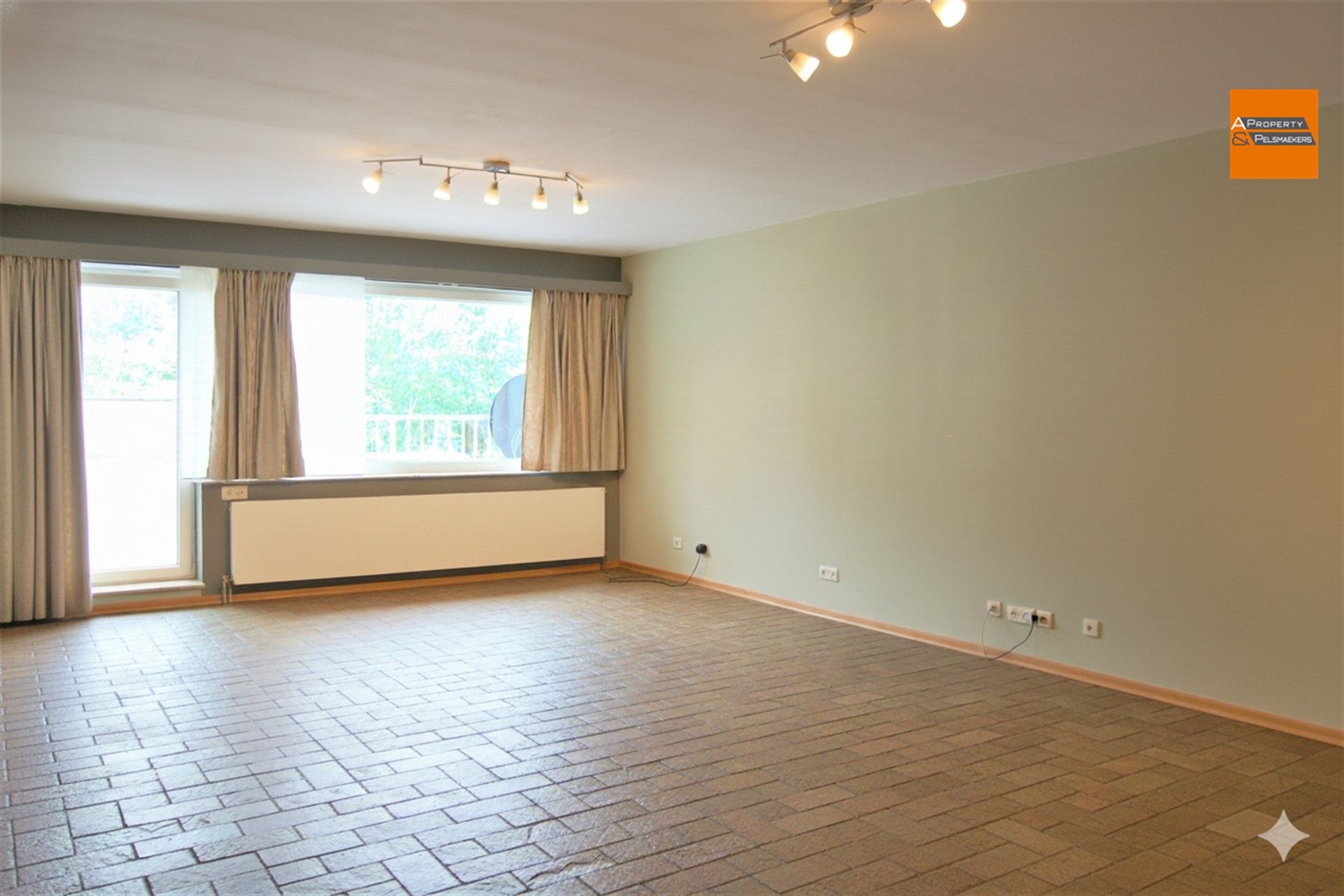 Gelijkvloers appartement met twee slaapkamers en garagebox. foto 4