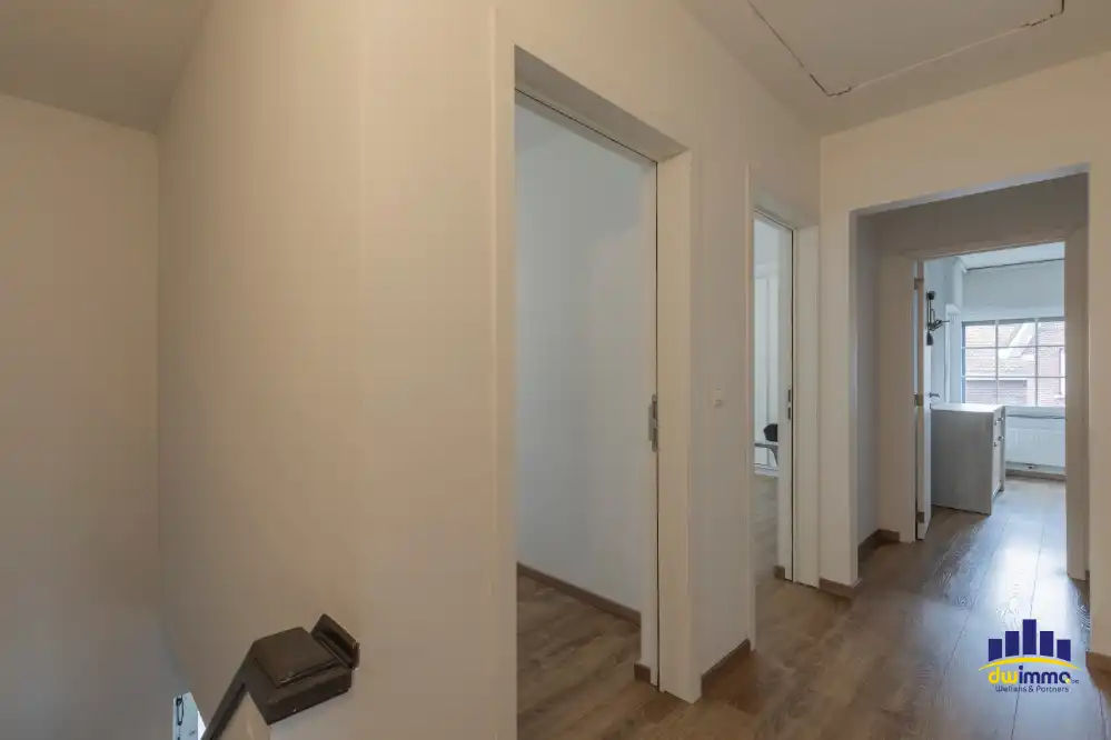 Instapklare, volledig gerenoveerde woning met 4 slaapkamers & ruime tuin in Evergem foto 9