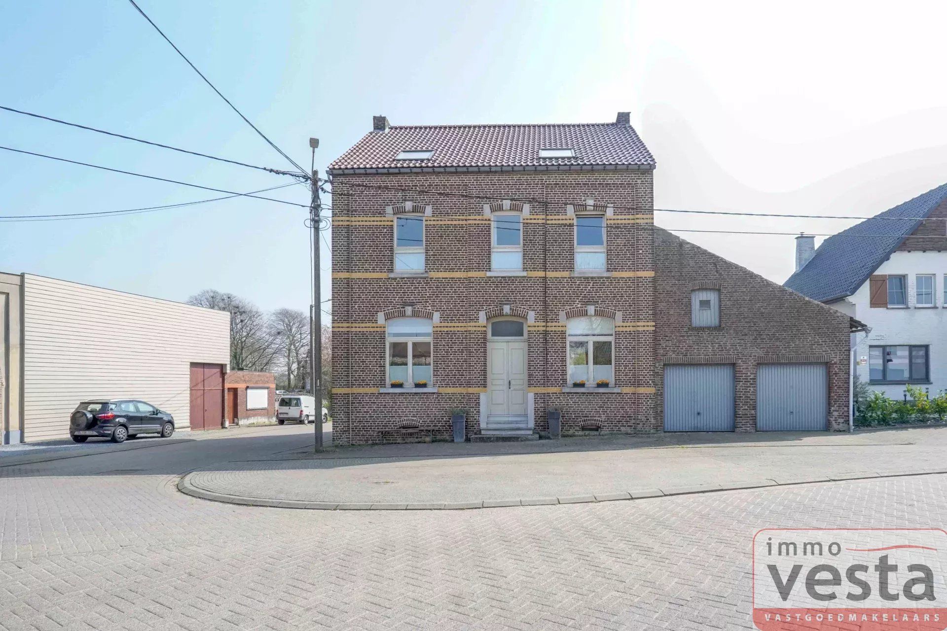 Hoofdfoto van de publicatie: Karaktervolle woning met zwembad en ingerichte leefzolder