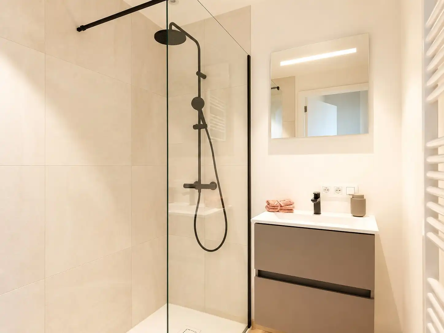 Nieuwbouwappartement met een adembenemend uitzicht foto 11