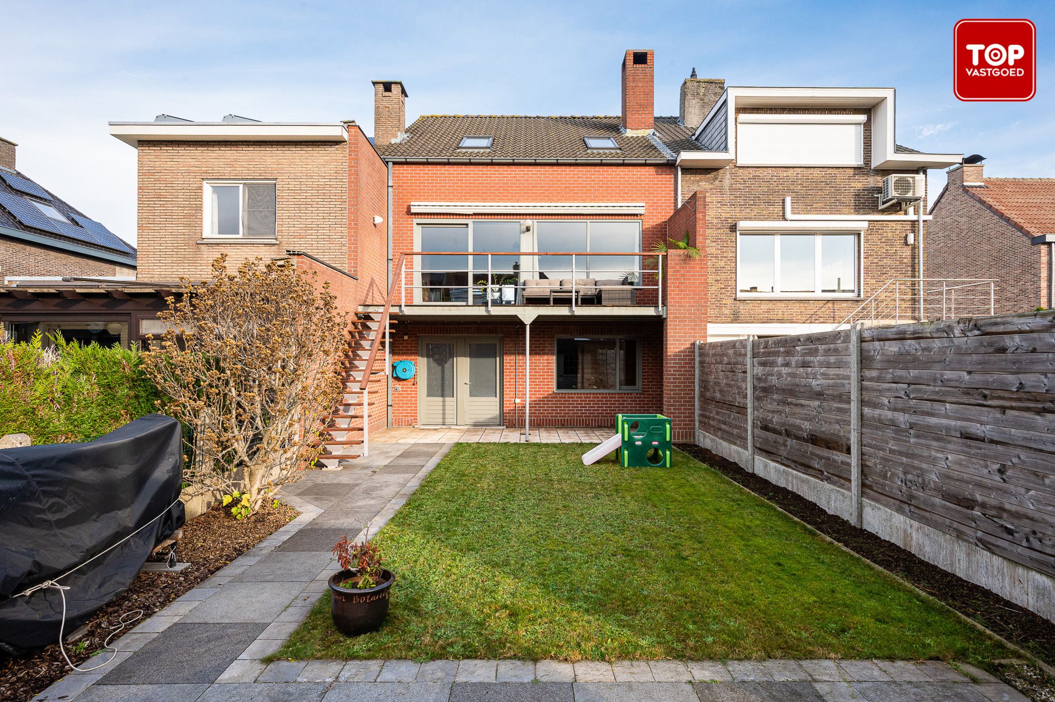 Bel-etagewoning met 3 slaapkamers, jacuzzi en sauna foto {{pictureIndex}}