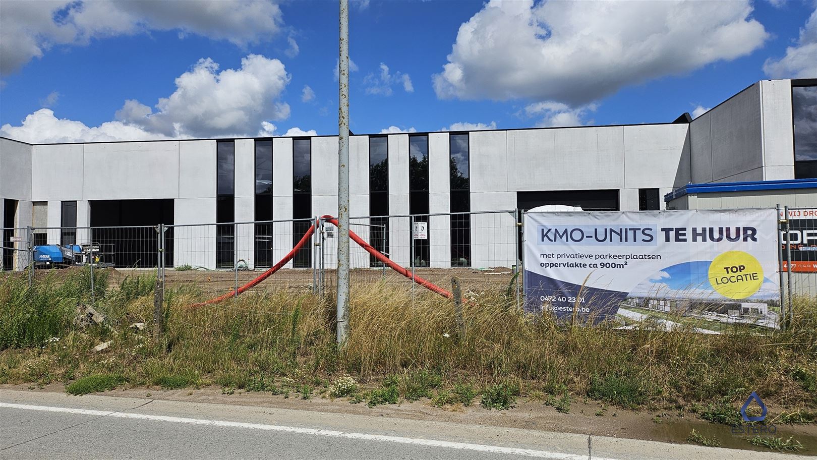 Nieuwbouw KMO-unit (880m²) in industriezone Deinze Noord foto 2